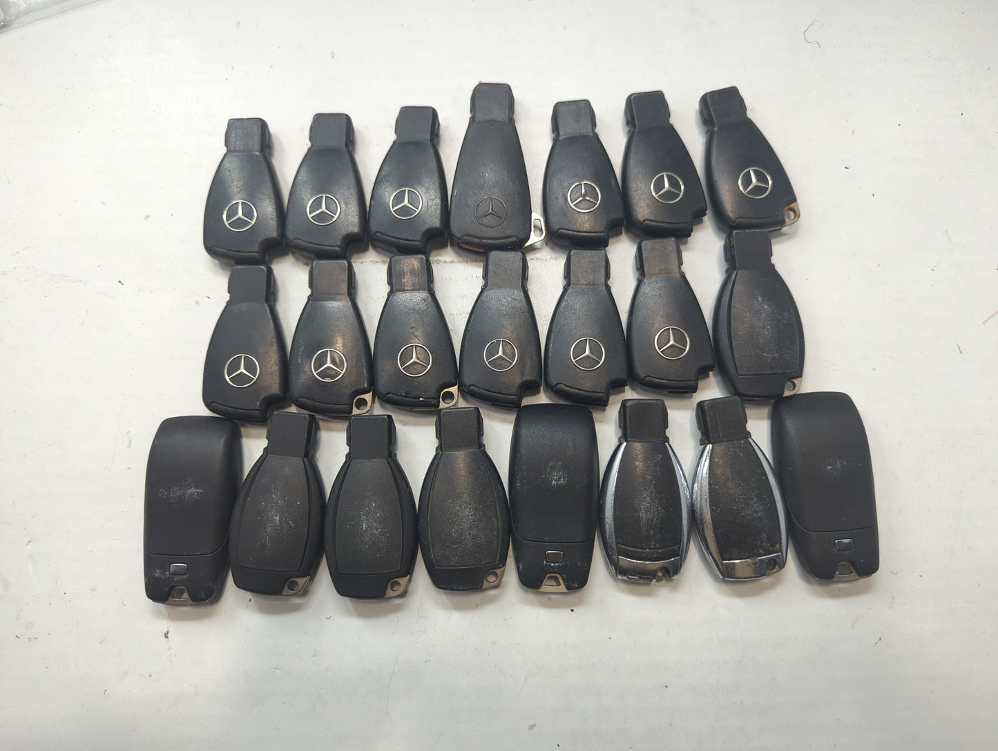 Lot of 25 Mercedes-Benz Keyless Entry Remote Fob MIXED FCC IDS MIXED - Oemusedautoparts1.com