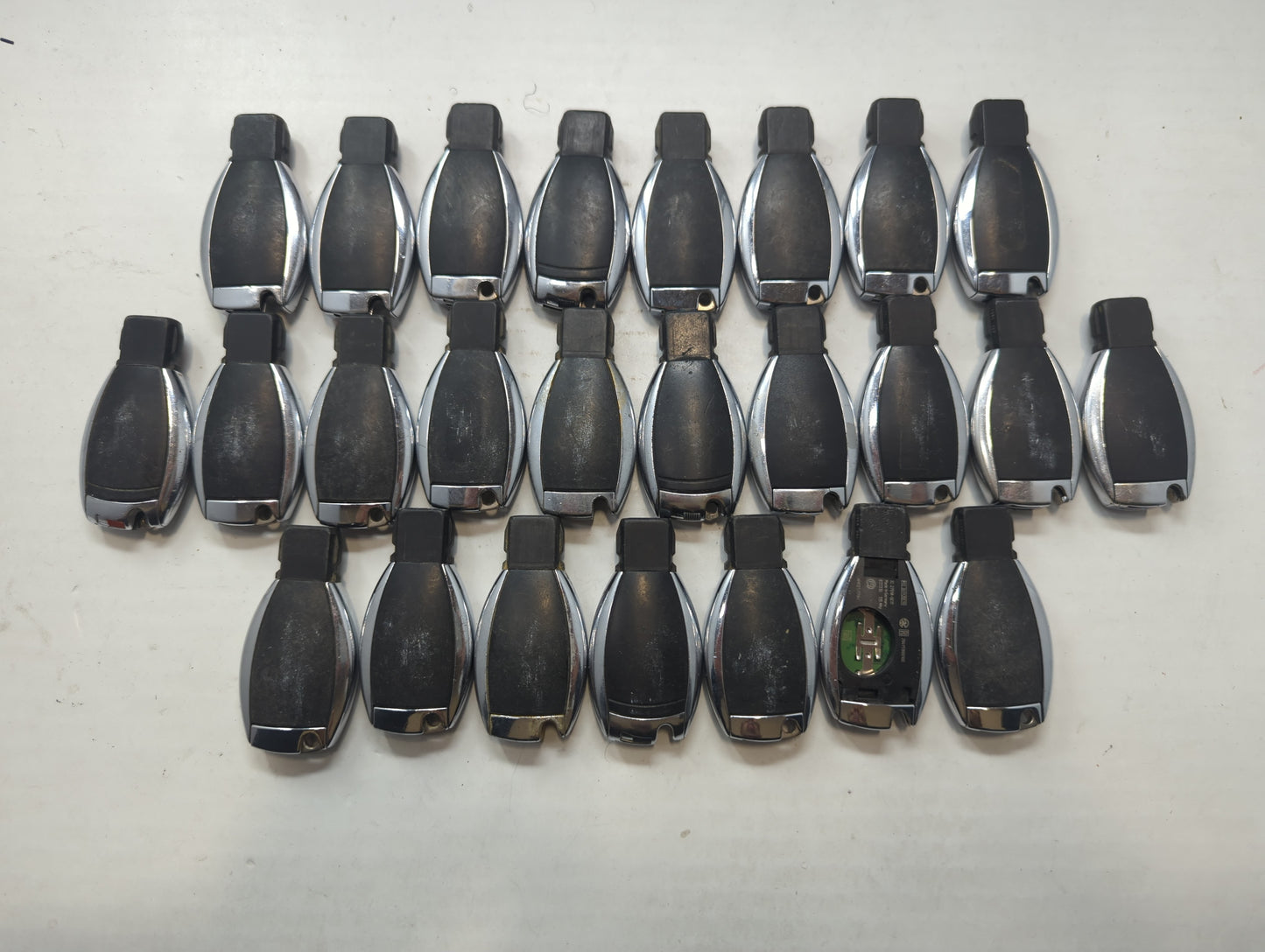 Lot of 25 Mercedes-Benz Keyless Entry Remote Fob MIXED FCC IDS MIXED - Oemusedautoparts1.com
