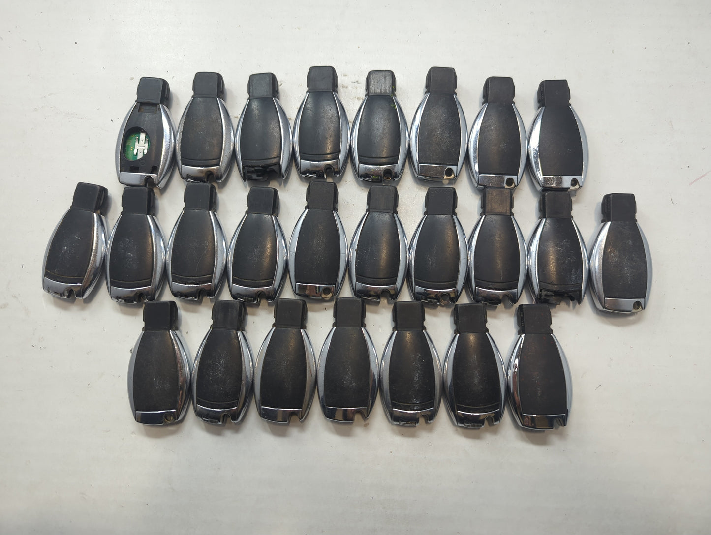 Lot of 25 Mercedes-Benz Keyless Entry Remote Fob MIXED FCC IDS MIXED - Oemusedautoparts1.com