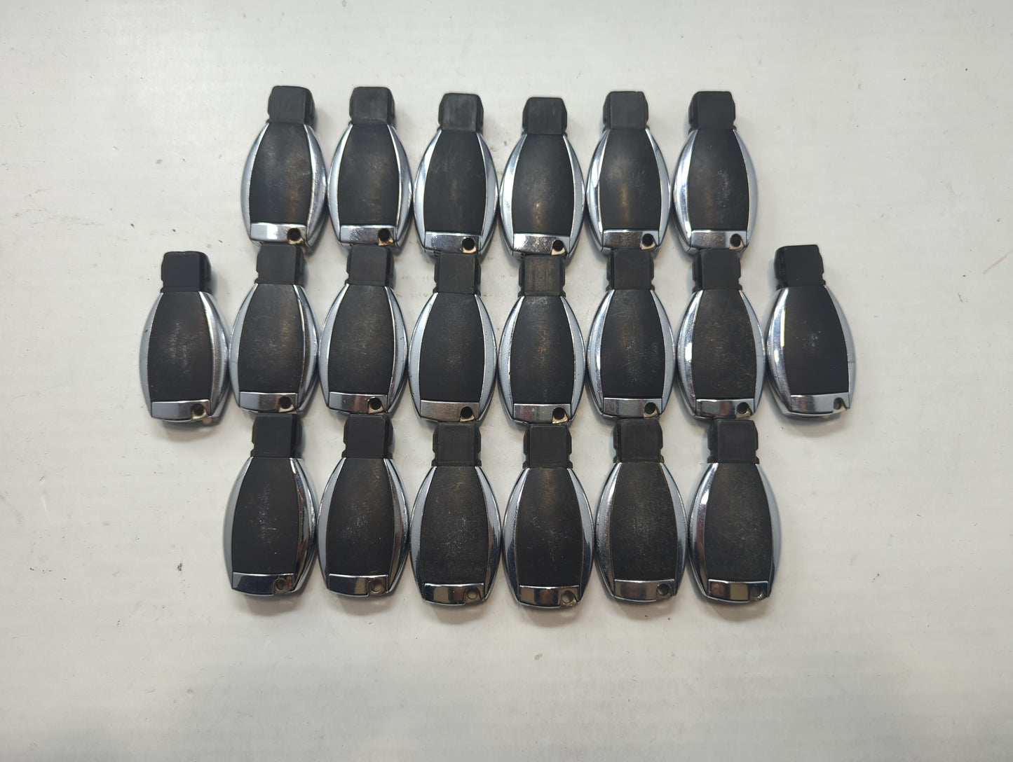 Lot of 20 Mercedes-Benz Keyless Entry Remote Fob MIXED FCC IDS MIXED - Oemusedautoparts1.com