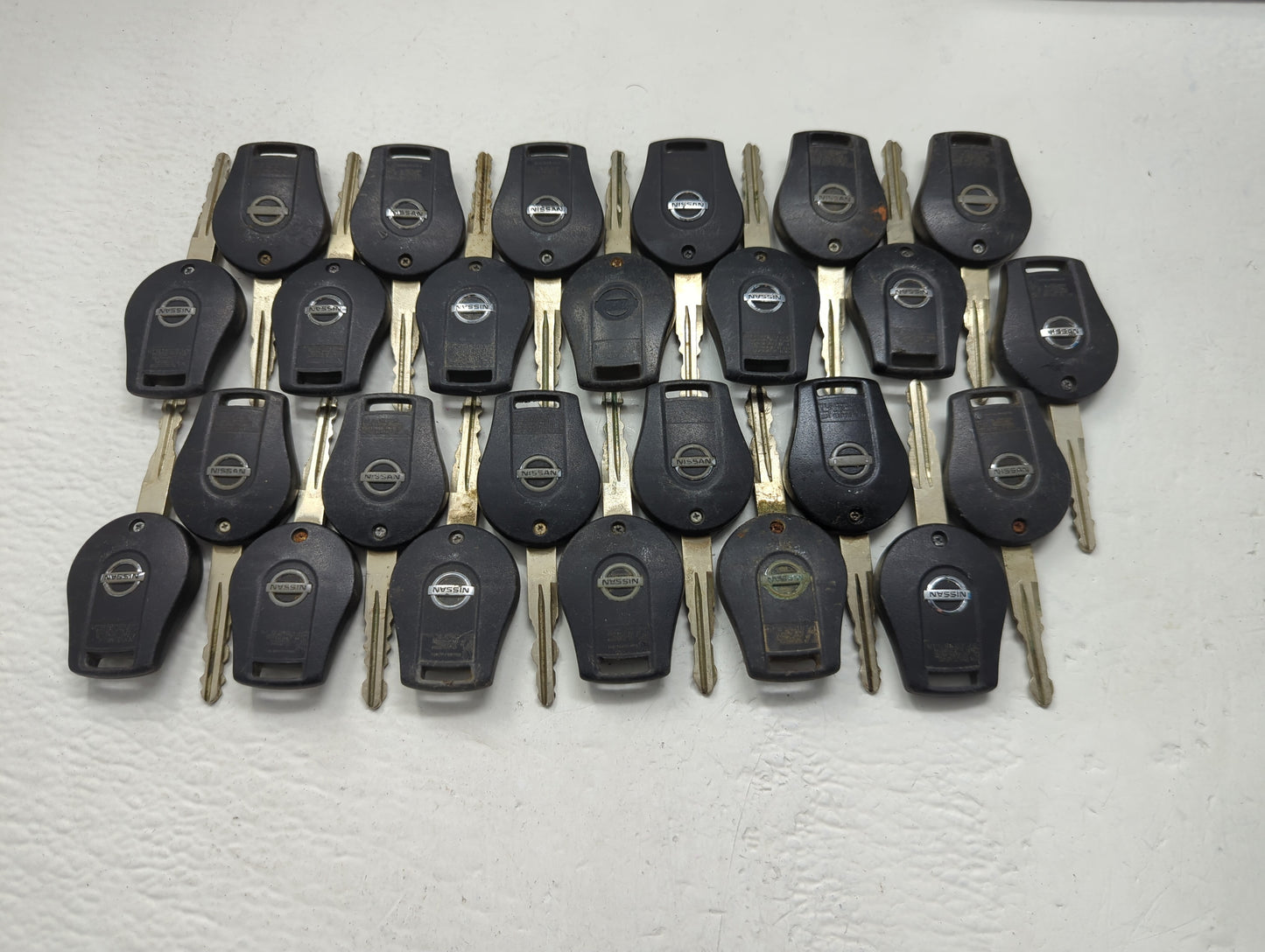 Lot of 25 Nissan Keyless Entry Remote Fob MIXED FCC IDS MIXED PART - Oemusedautoparts1.com