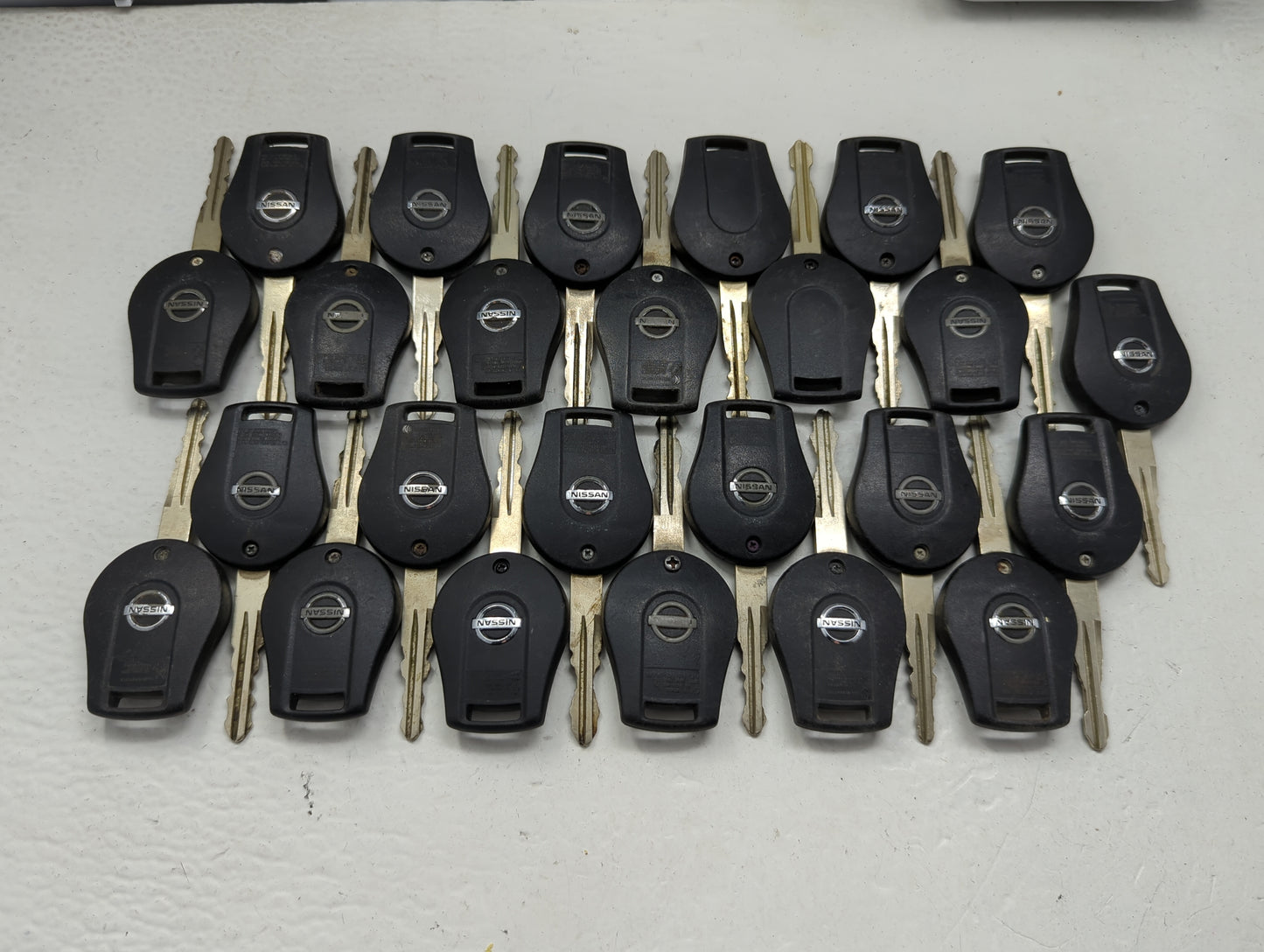 Lot of 25 Nissan Keyless Entry Remote Fob CWTWB1U751 | CWTWB1U816 MIXED - Oemusedautoparts1.com