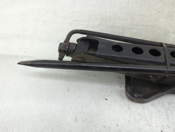 2000 Oldsmobile Bravada Spare Scissor Car Jack