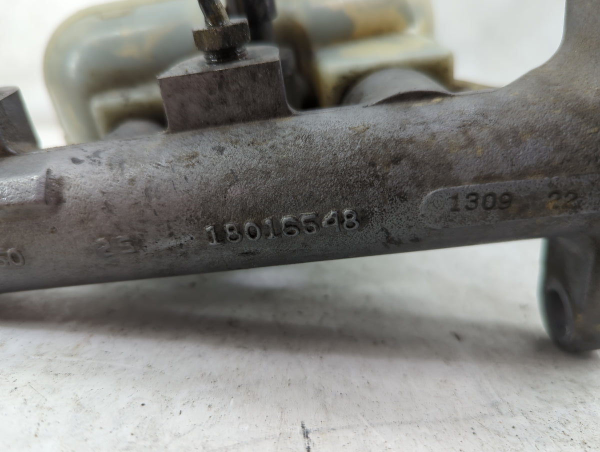 2000-2005 Pontiac Grand Am Brake Master Cylinder 5033315 - Oemusedautoparts1.com
