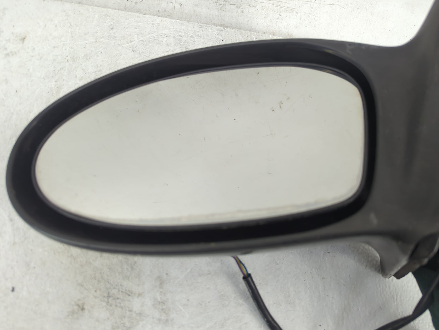 2002-2005 Pontiac Grand Am Driver Side View Mirror - Left Door Mirror OEM Used - Oemusedautoparts1.com
