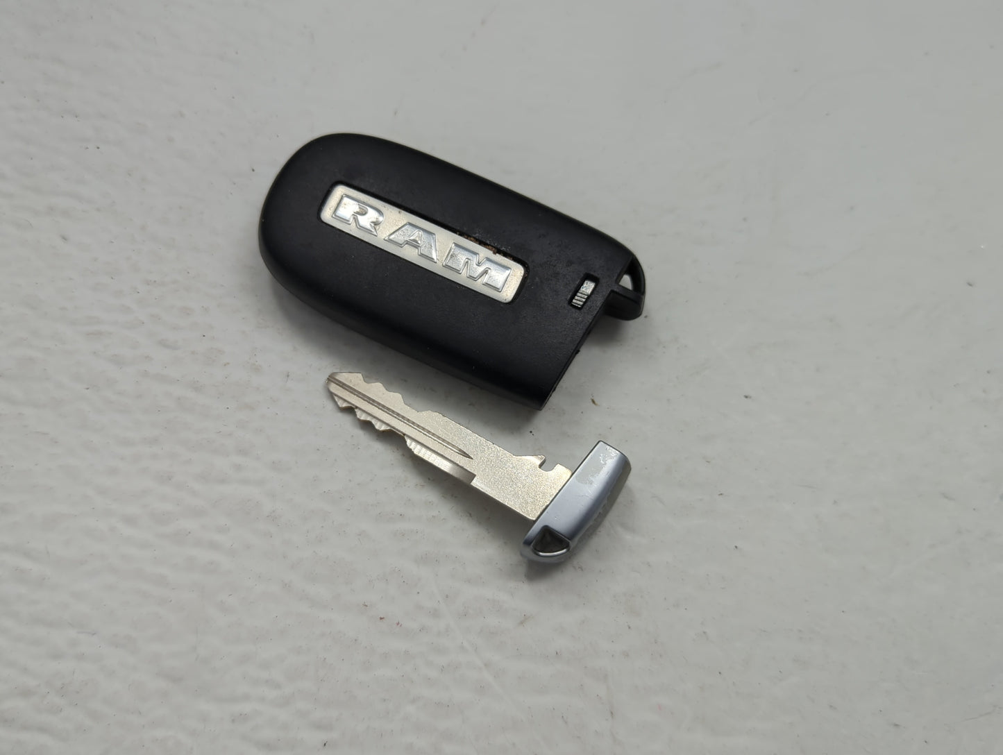 Ram Keyless Entry Remote Fob GQ4-54T 68288422AB 5 buttons - Oemusedautoparts1.com
