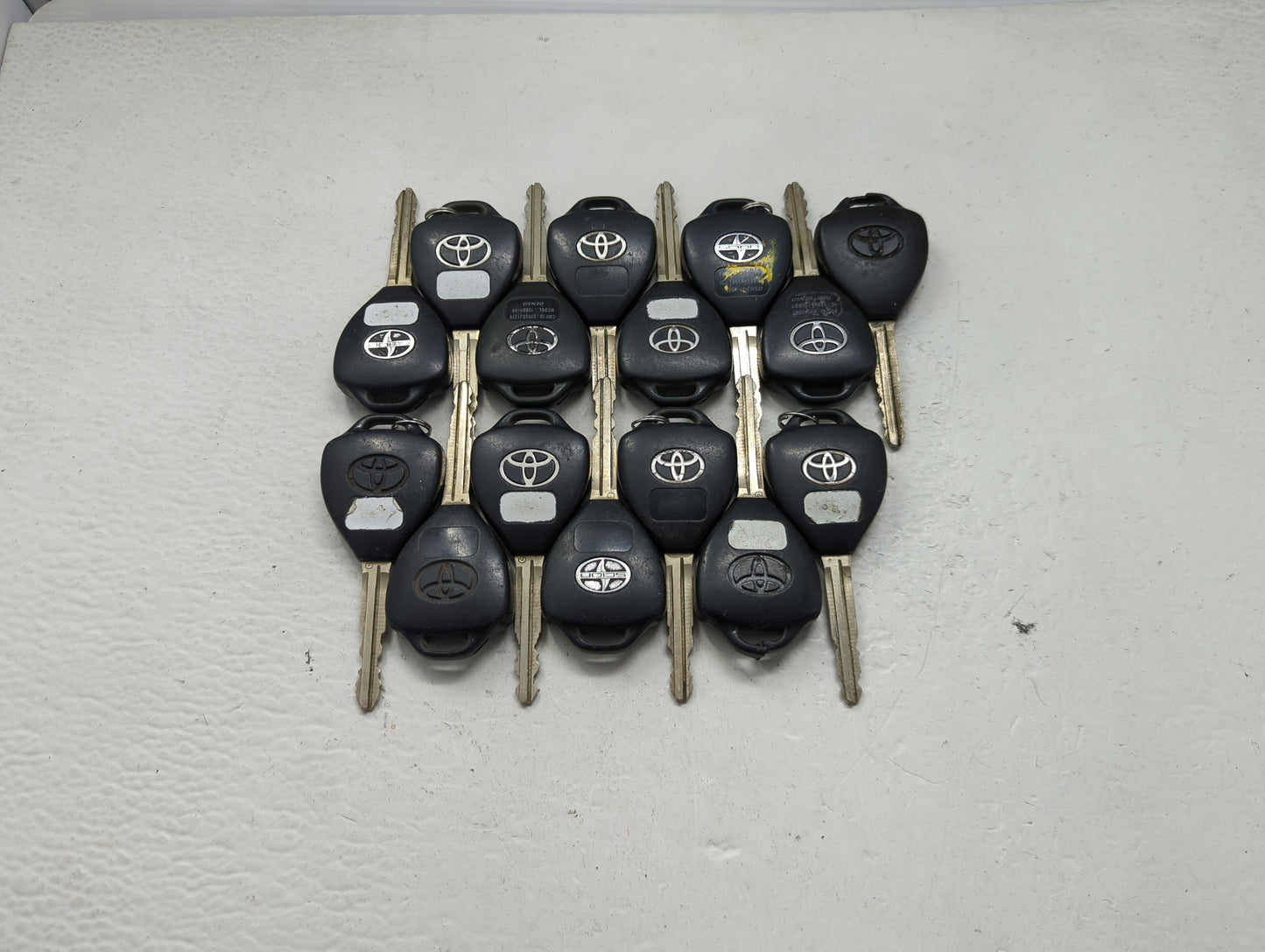 Lot of 15 Toyota Keyless Entry Remote Fob MIXED FCC IDS 1473644 - Oemusedautoparts1.com