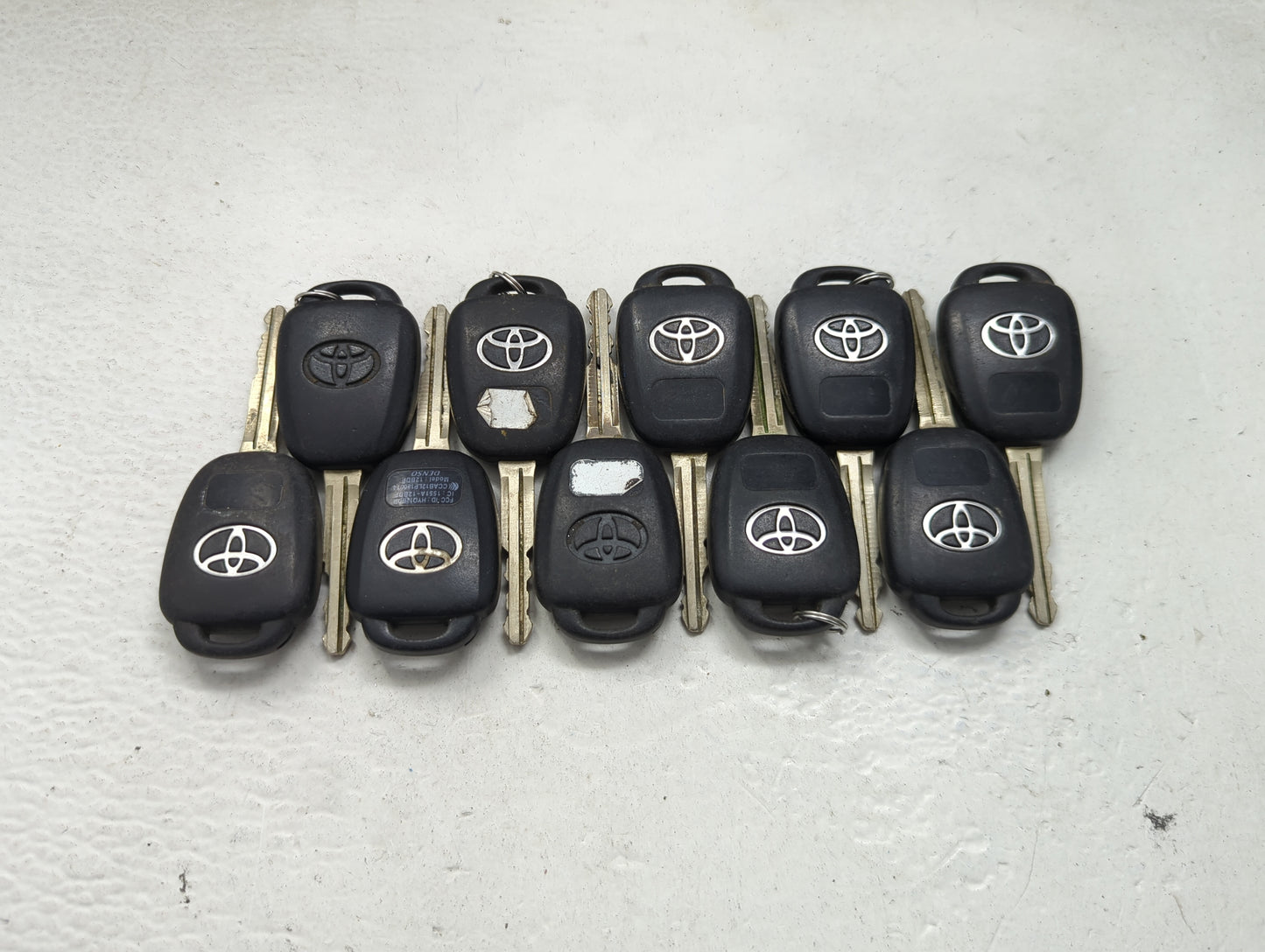 Lot of 10 Toyota Keyless Entry Remote Fob MIXED FCC IDS 1473658 - Oemusedautoparts1.com