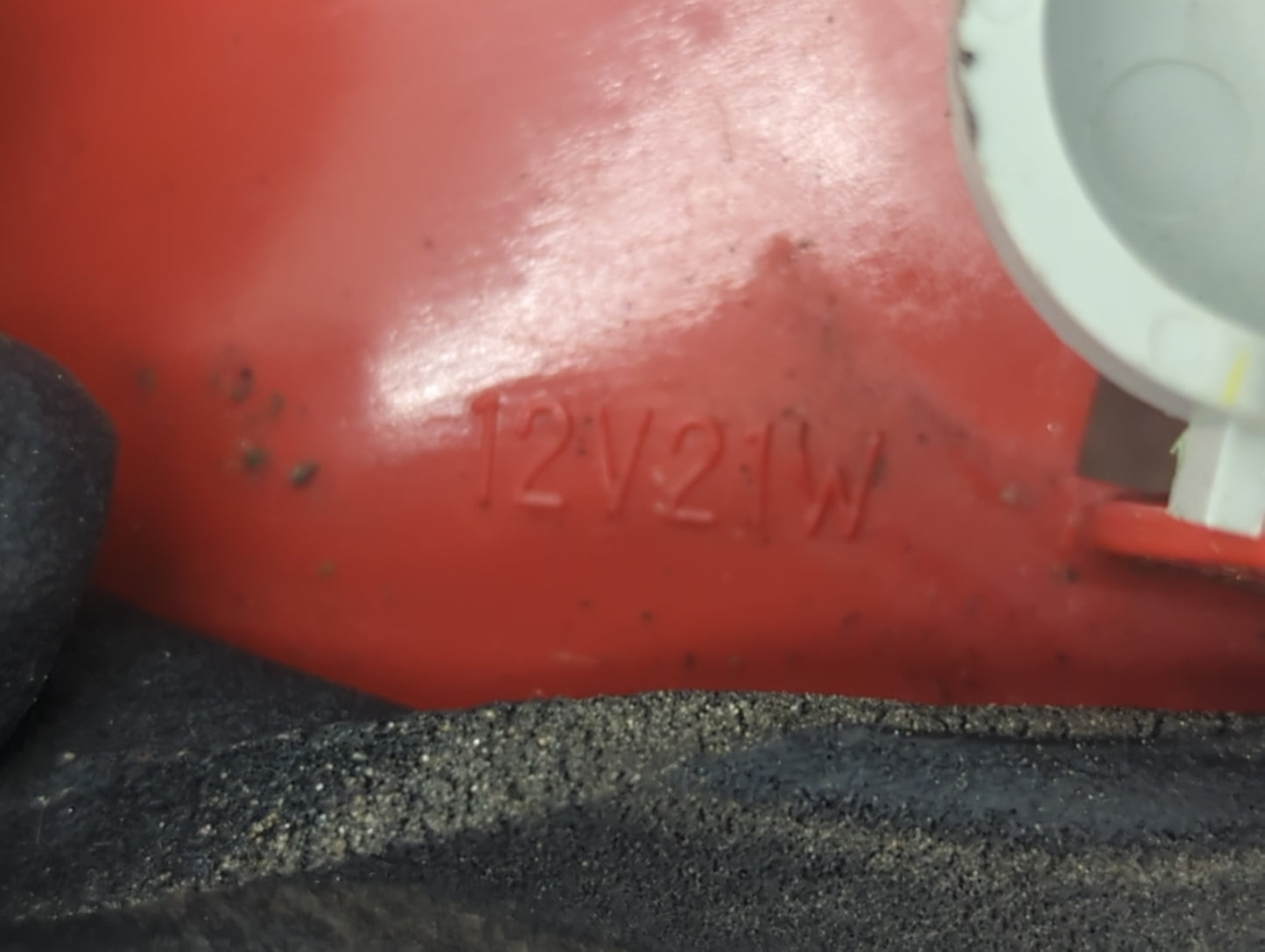 2006-2008 Toyota Yaris Driver Left Side Deck Lid Mounted Tail Light 993878 - Oemusedautoparts1.com
