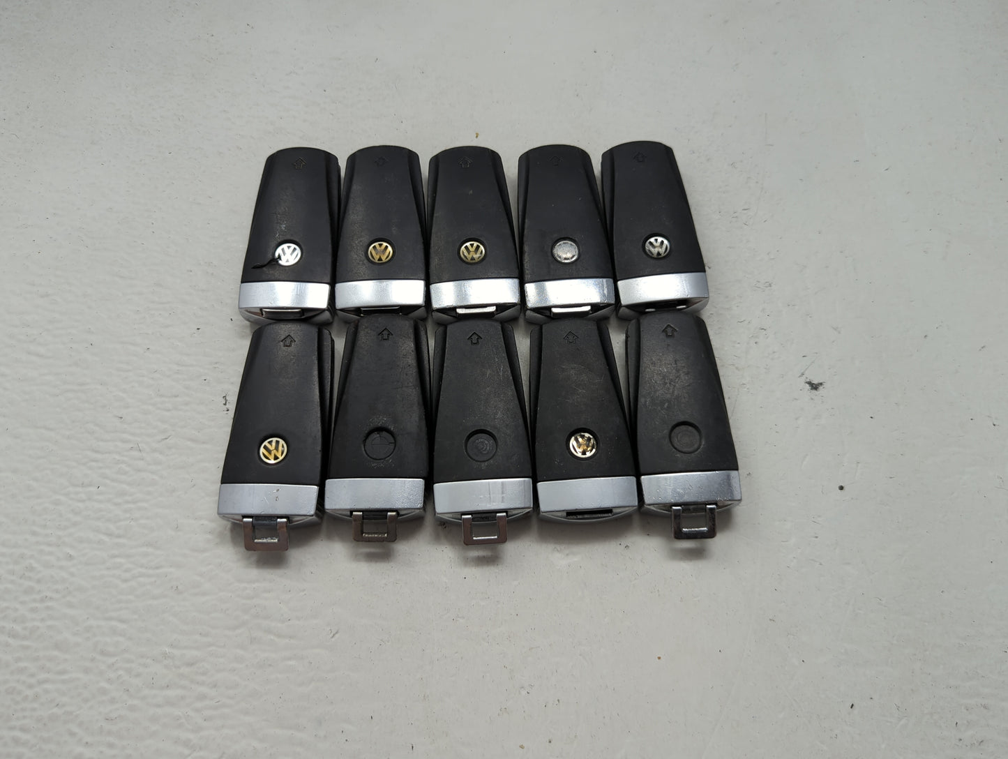Lot of 10 Volkswagen Keyless Entry Remote Fob MIXED FCC IDS MIXED PART 1473896 - Oemusedautoparts1.com