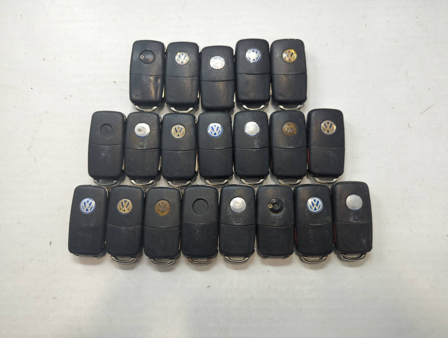 Lot of 20 Volkswagen Keyless Entry Remote Fob NBG8137T | NBG735868T - Oemusedautoparts1.com