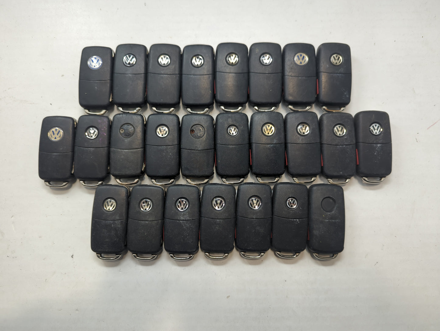 Lot of 25 Volkswagen Keyless Entry Remote Fob MIXED FCC IDS MIXED PART - Oemusedautoparts1.com