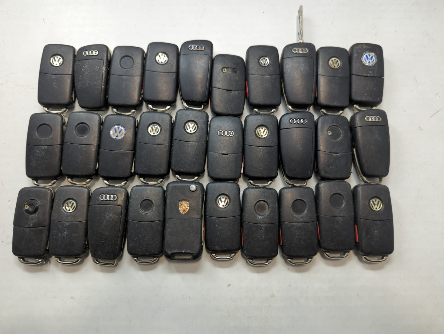 Lot of 30 Volkswagen Keyless Entry Remote Fob MIXED FCC IDS MIXED PART - Oemusedautoparts1.com