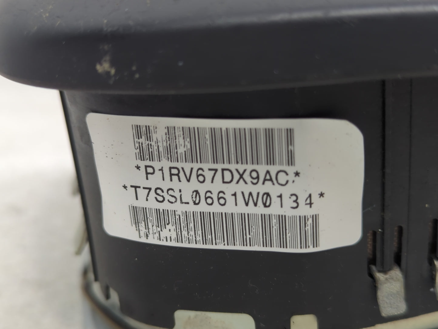 2011-2014 Volkswagen Routan Air Bag Driver Left Steering Wheel Mounted - Oemusedautoparts1.com
