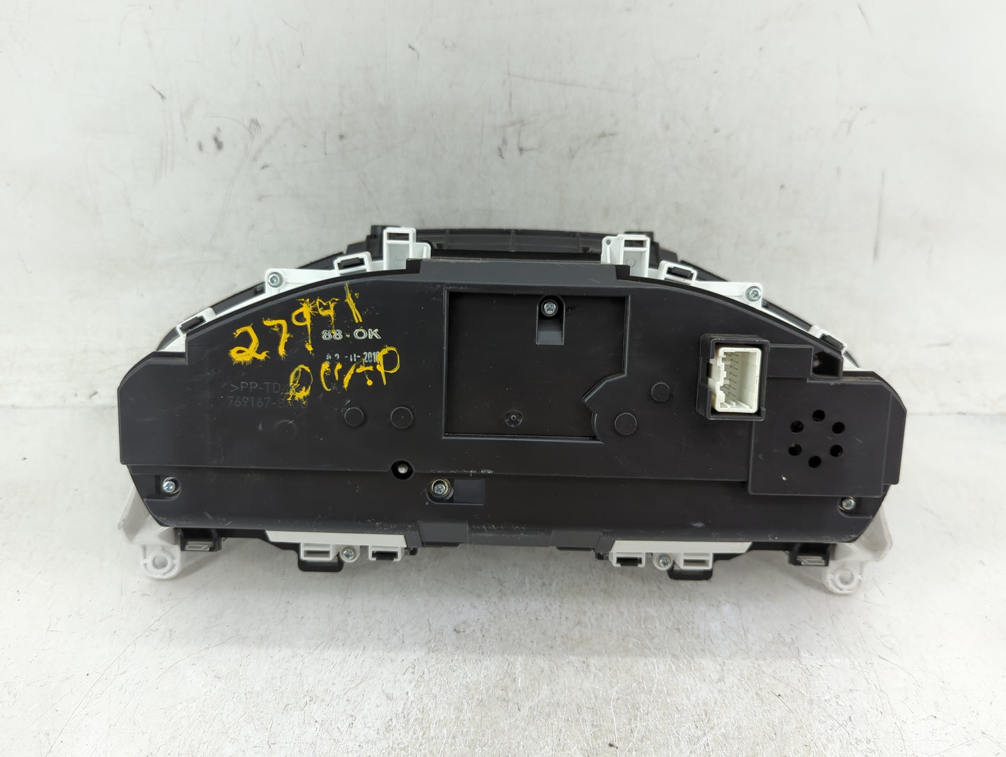 2017 Volvo Xc60 Instrument Cluster Speedometer Gauges Fits Fits 2015 2016 2018 OEM Used Auto Parts - Oemusedautoparts1.com