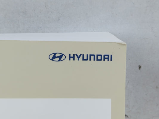 2018 Hyundai Santa Fe Owners Manual Book Guide P/N:IB8O-EU74A OEM Used Auto Parts