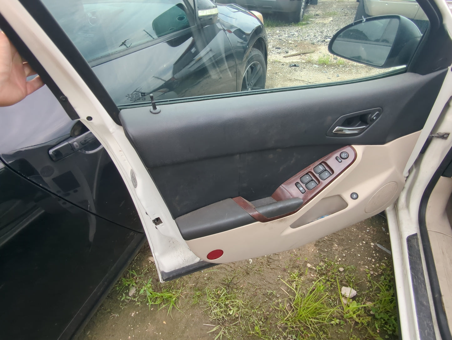 2008 Pontiac G6 Front Left Driver Interior Door Panel Trim