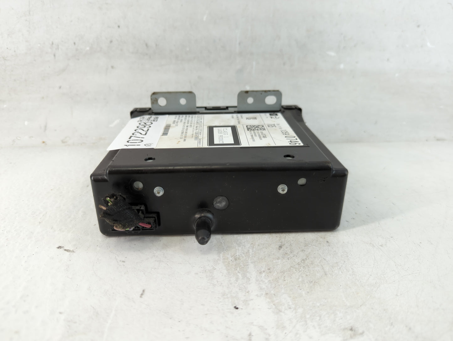 2015 Chevrolet Suburban 1500 Radio AM FM Cd Player Receiver Replacement P/N:13590746 Fits Fits 2014 OEM Used Auto Parts - Oemusedautoparts1.com