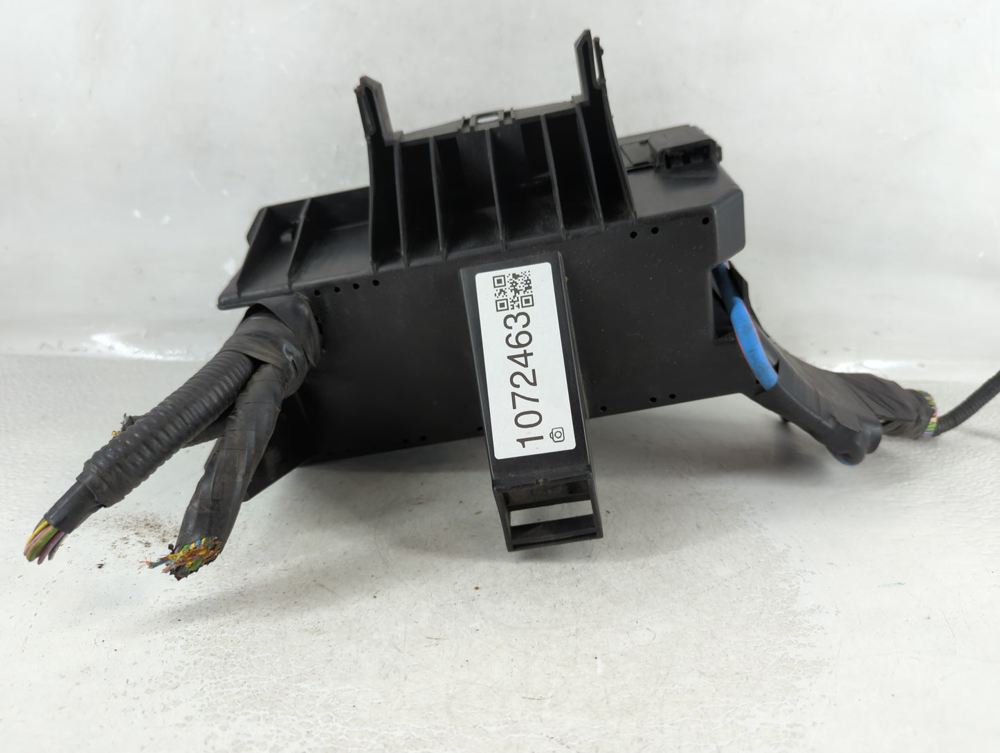 2011-2012 Ford Explorer Fusebox Fuse Box Panel Relay Module P/N:BT4T-14A003-AA Fits Fits 2011 2012 OEM Used Auto Parts - Oemusedautoparts1.com