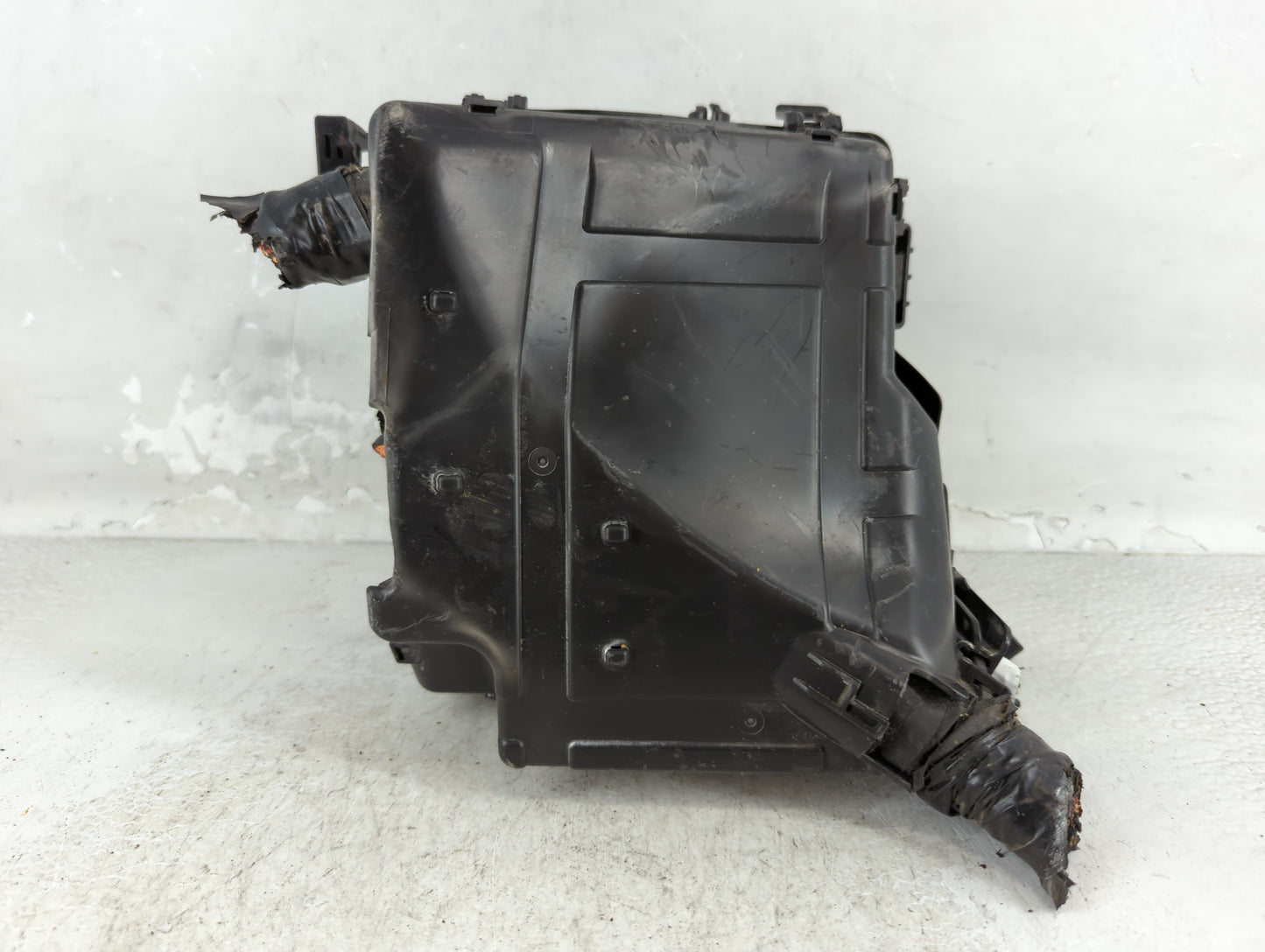 2019-2020 Hyundai Santa Fe Fusebox Fuse Box Panel Relay Module P/N:91956-S2020 Fits Fits 2019 2020 OEM Used Auto Parts - Oemusedautoparts1.com