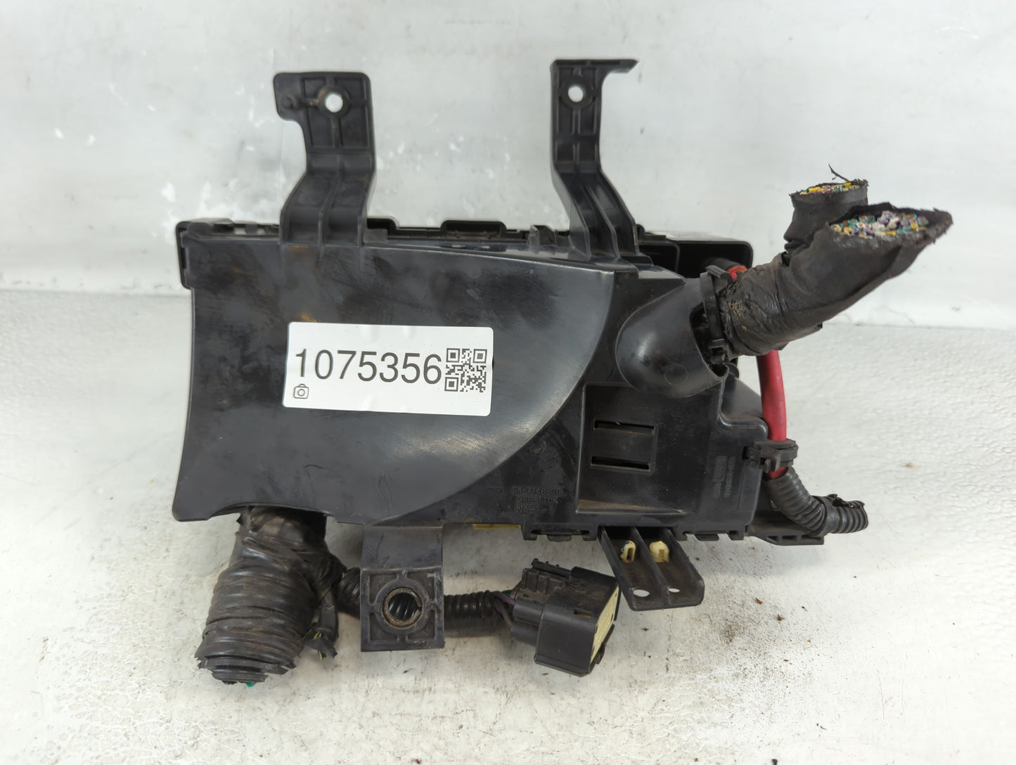 2007-2010 Lincoln Mkz Fusebox Fuse Box Panel Relay Module P/N:AH6T-14290-A Fits Fits 2007 2008 2009 2010 OEM Used Auto Parts - Oemusedautoparts1.com
