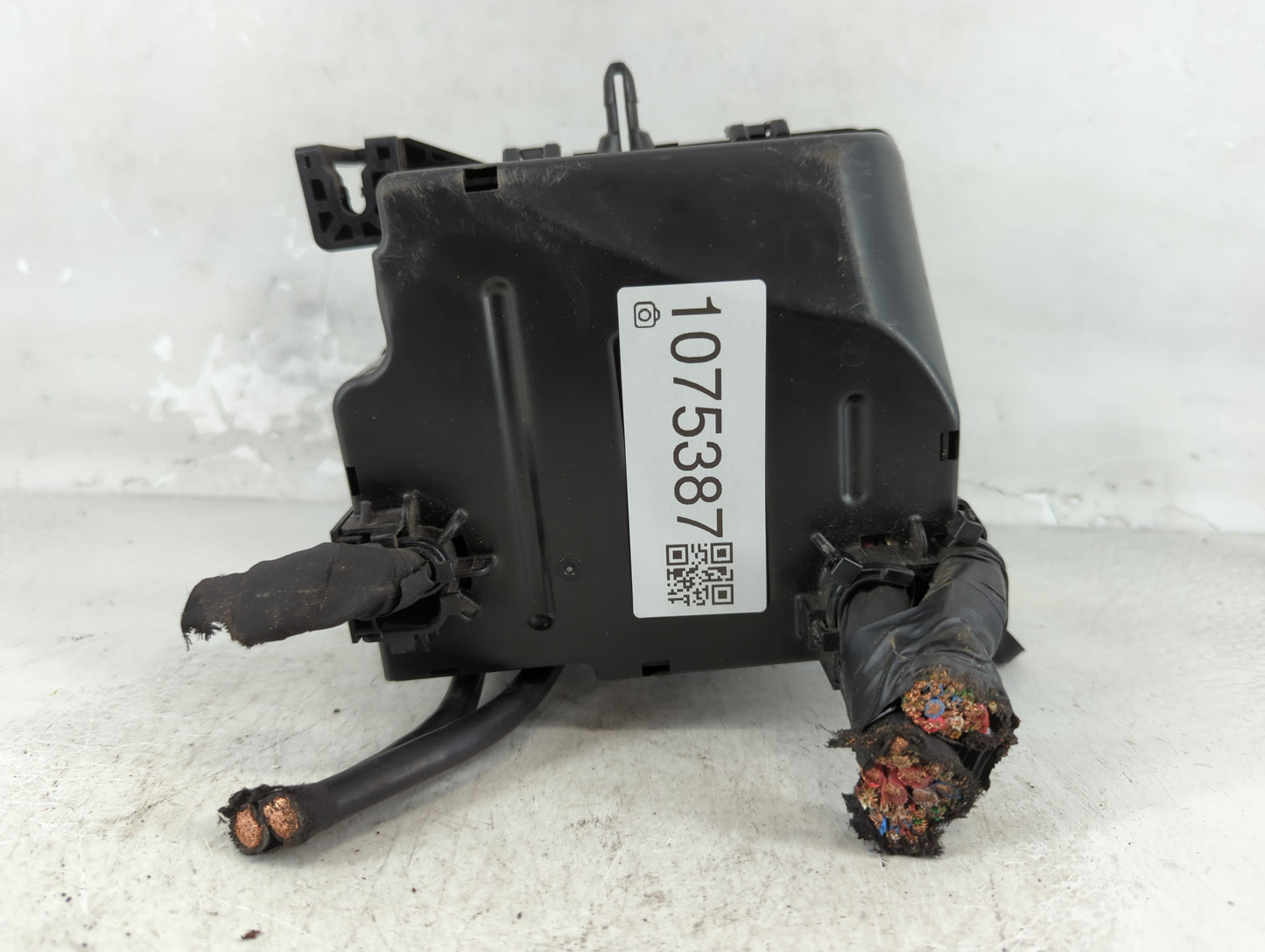 2017-2019 Kia Soul Fusebox Fuse Box Panel Relay Module P/N:91950-B2350 Fits Fits 2017 2018 2019 OEM Used Auto Parts - Oemusedautoparts1.com