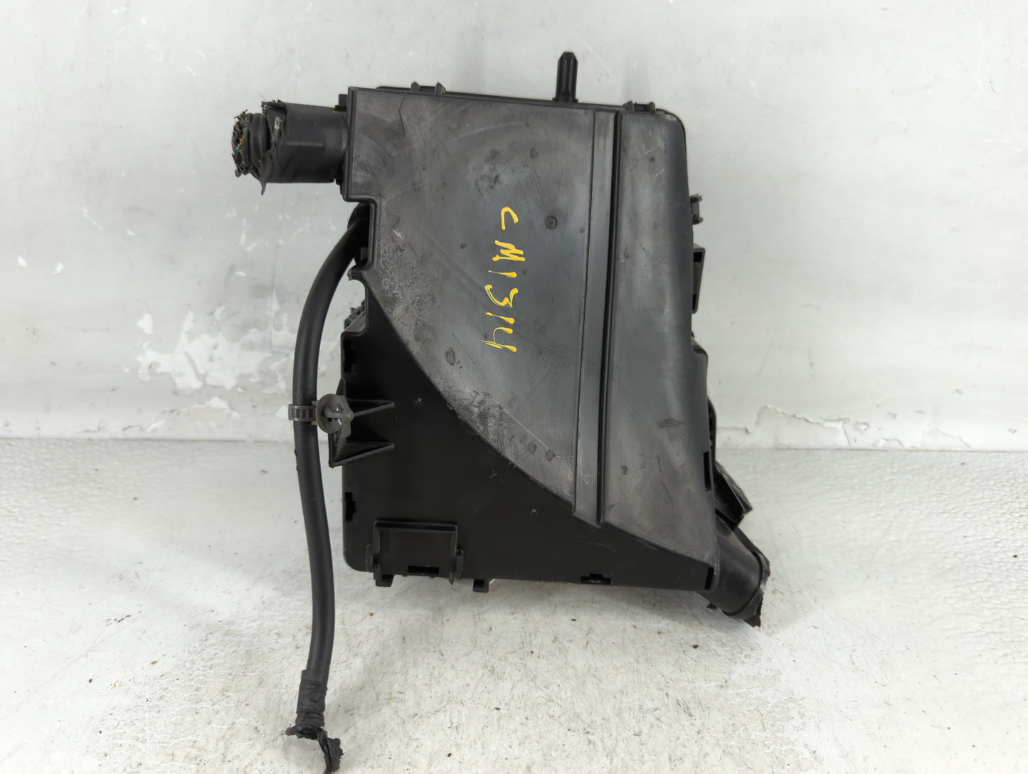 2011-2014 Hyundai Sonata Fusebox Fuse Box Panel Relay Module P/N:91950-3S710 Fits Fits 2011 2012 2013 2014 OEM Used Auto Parts - Oemusedautoparts1.com