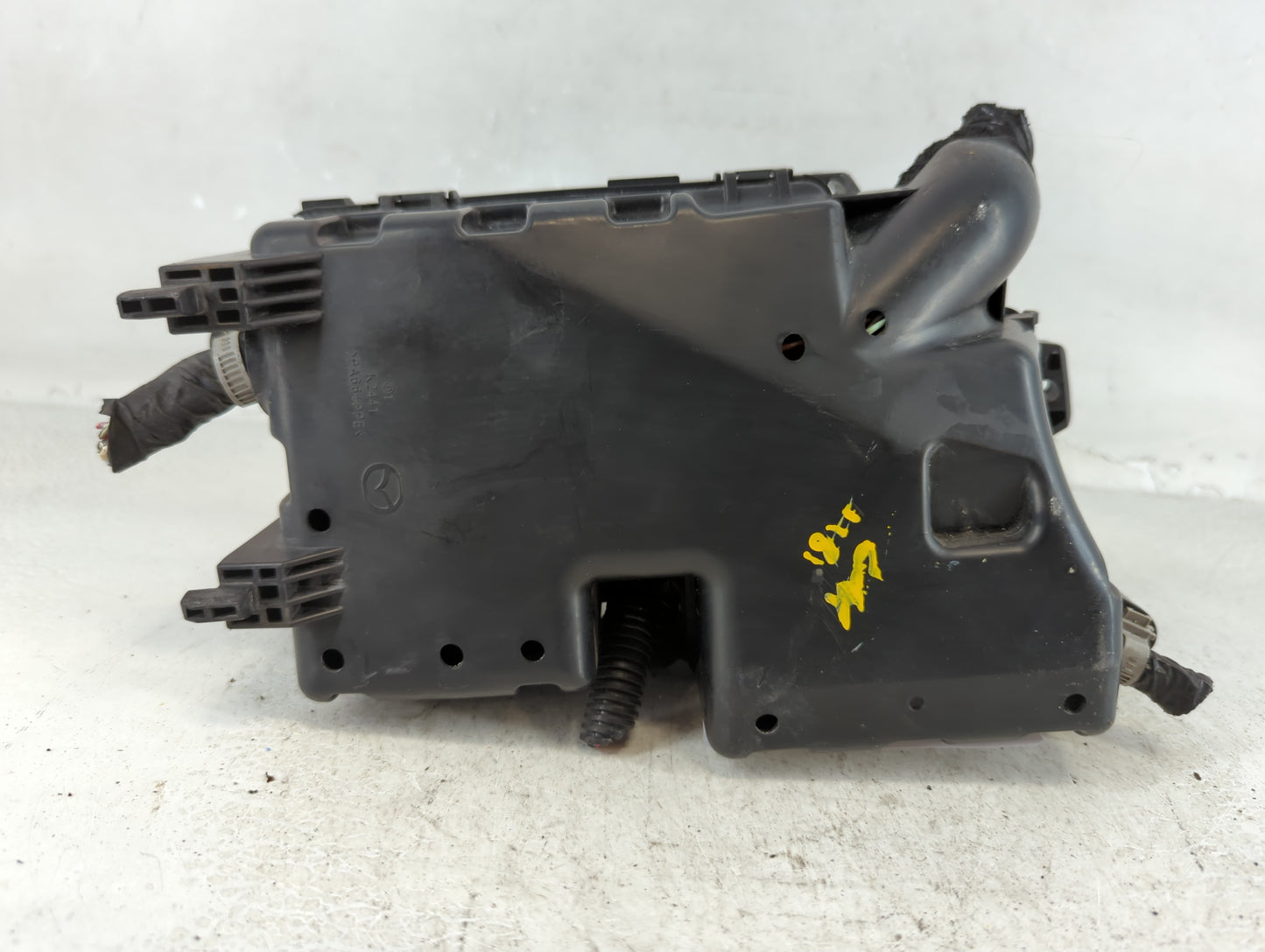 2010 Mazda 3 Fusebox Fuse Box Panel Relay Module P/N:BBM5-66761 Fits OEM Used Auto Parts - Oemusedautoparts1.com