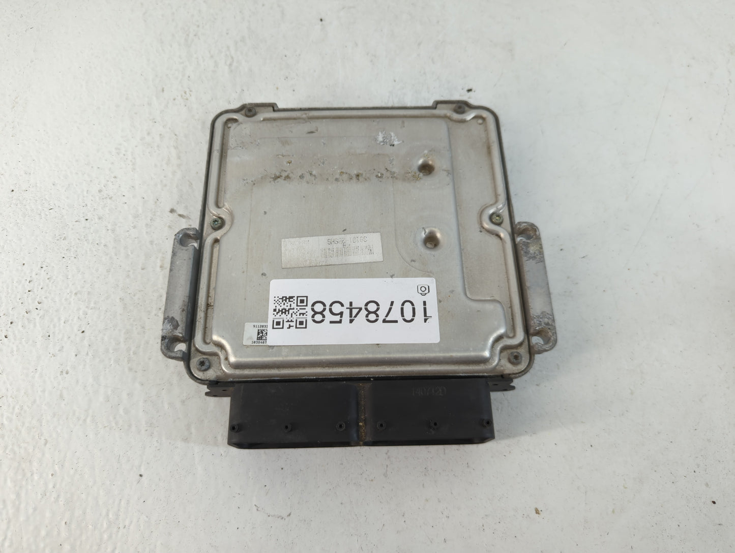2015 Kia Soul PCM Engine Control Computer ECU ECM PCU OEM P/N:39110-2BSH6 1 038 407 363, FNU6ES00600, 9001120414KA Fits OEM Used Auto Parts - Oemusedautoparts1.com