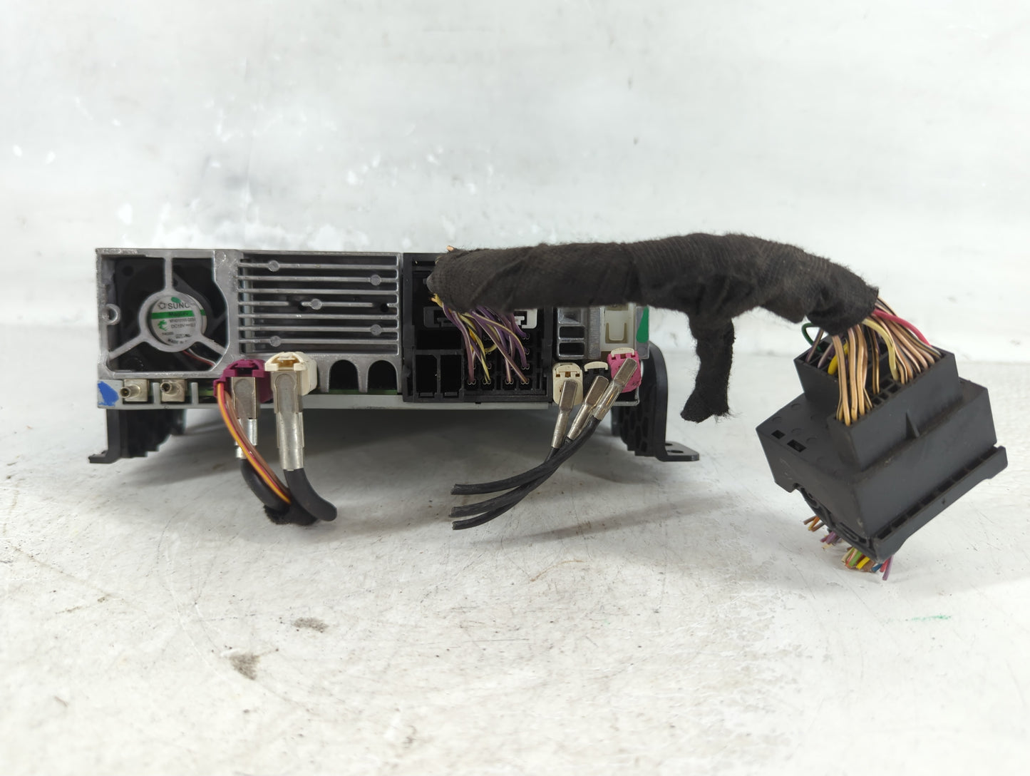 2016-2017 Mini Cooper Radio AM FM Cd Player Receiver Replacement P/N:CI 9 381 317 Fits Fits 2014 2015 2016 2017 OEM Used Auto Parts - Oemusedautoparts1.com