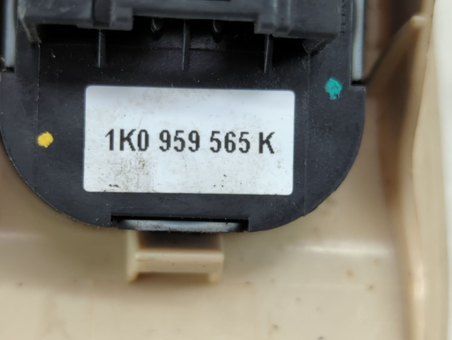 2007-2011 Volkswagen Eos Master Power Window Switch Replacement Driver Side Left P/N:1K0 959 565 K Fits OEM Used Auto Parts - Oemusedautoparts1.com