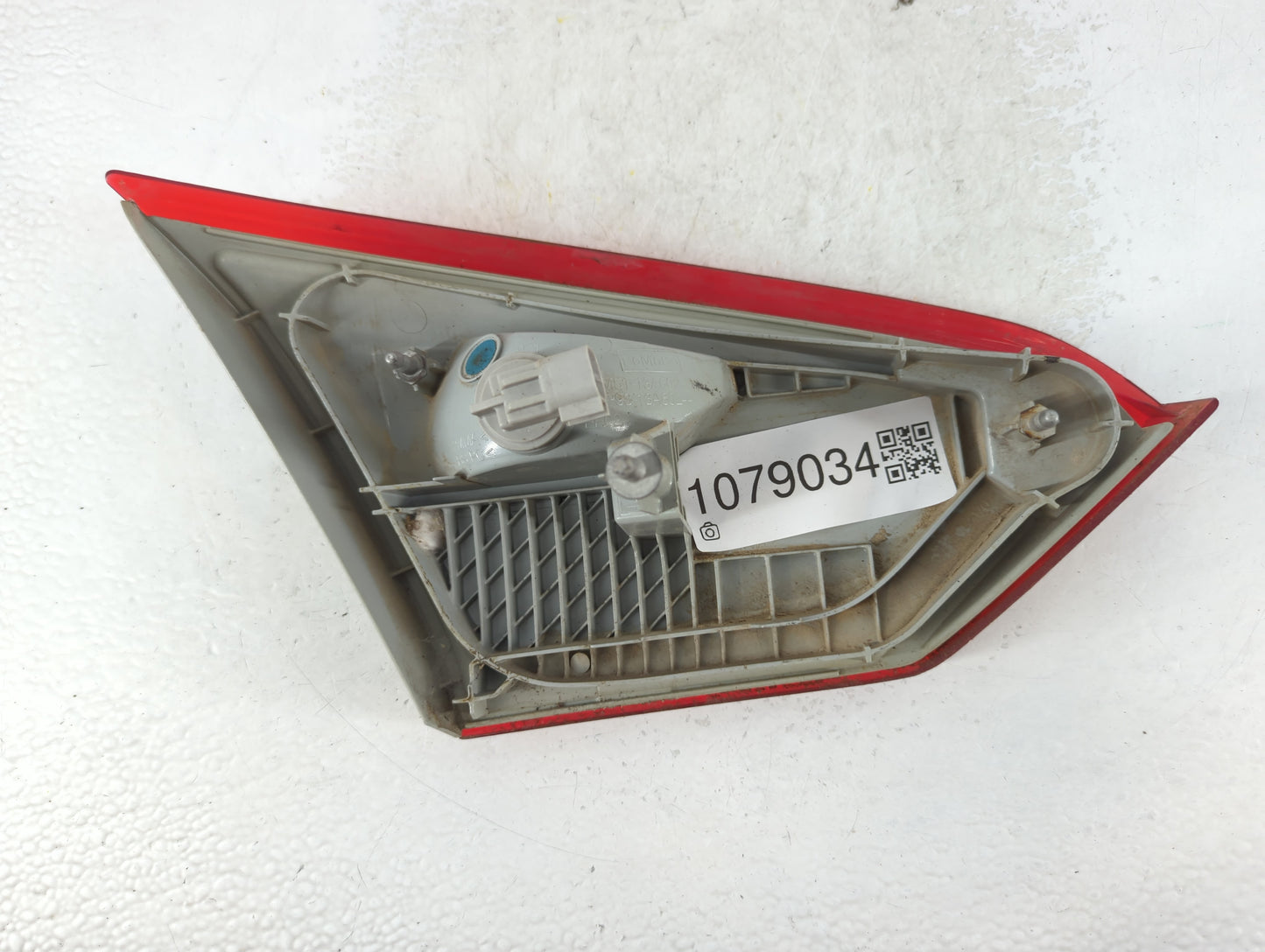 2012-2014 Ford Focus Tail Light Assembly Passenger Right OEM P/N:CP93-13A602-A BM51-13A602-C Fits Fits 2012 2013 2014 OEM Used Auto Parts - Oemusedautoparts1.com