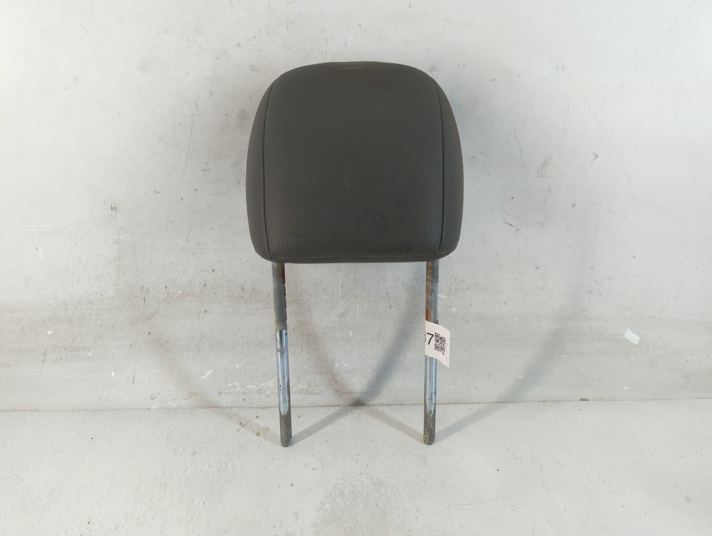 2008-2010 Chrysler Town & Country Headrest Head Rest Front Driver Passenger Seat Fits Fits 2008 2009 2010 OEM Used Auto Parts - Oemusedautoparts1.com