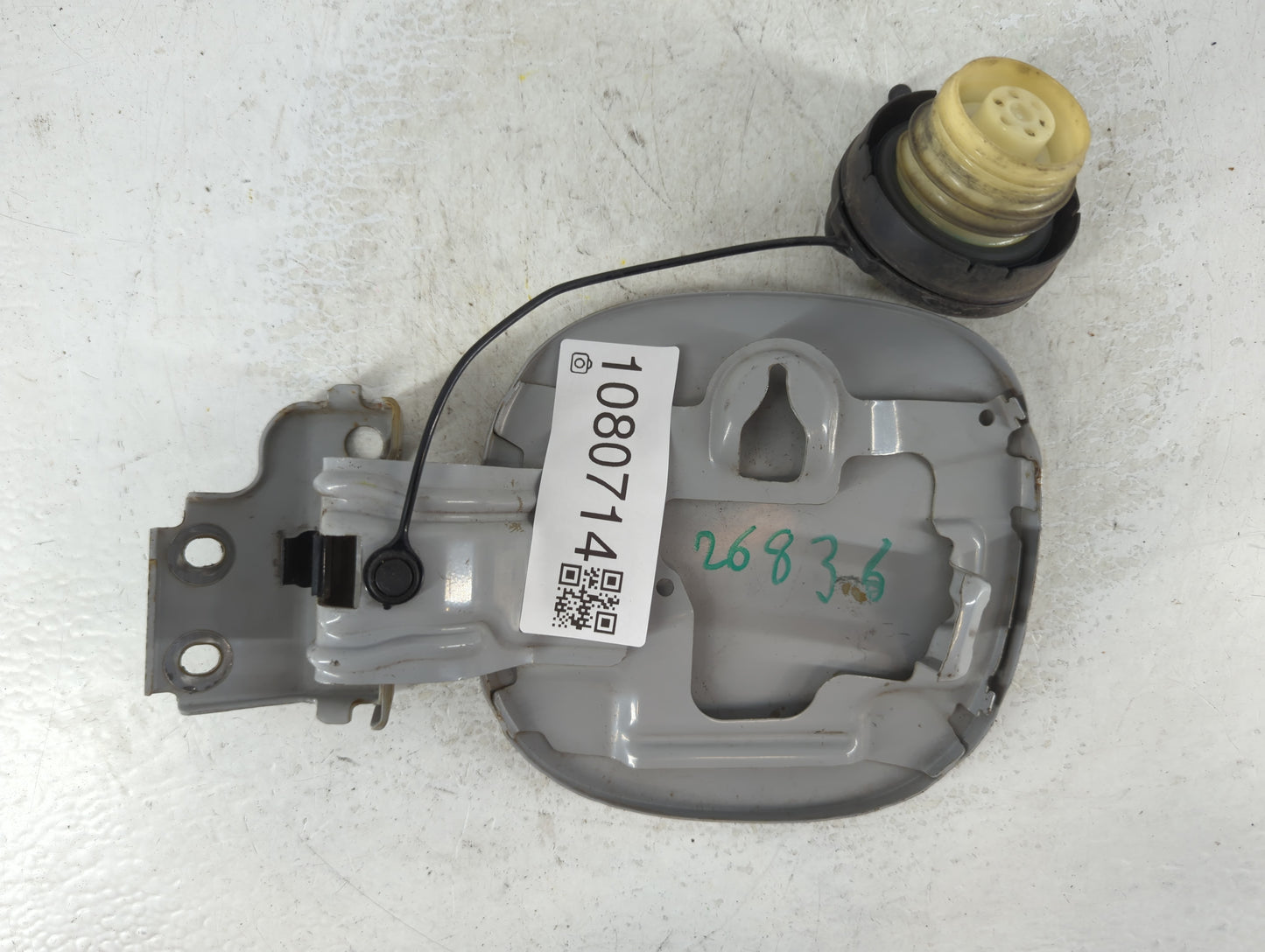 2005 Honda Pilot Fuel Tank Door Lid Gas Tank - Oemusedautoparts1.com