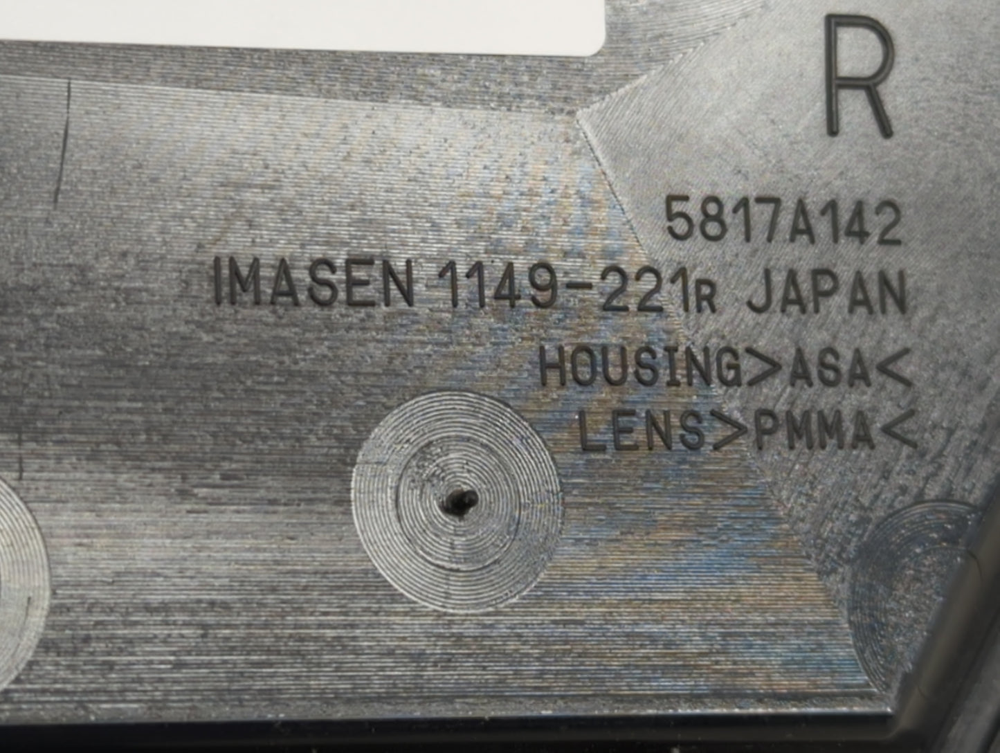 2011 Mitsubishi Endeavor Tail Light Assembly Passenger Right OEM P/N:5817A142 Fits OEM Used Auto Parts