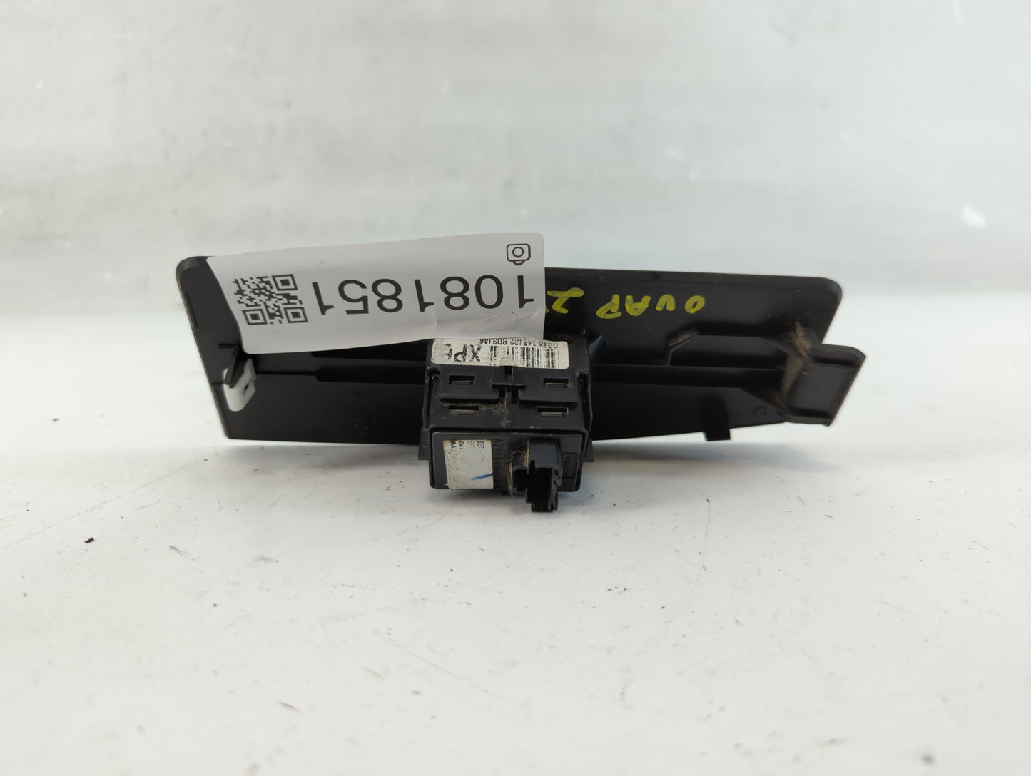 2013-2019 Ford Taurus Master Power Window Switch Replacement Driver Side Left P/N:DG13-14B132-A Fits OEM Used Auto Parts - Oemusedautoparts1.com