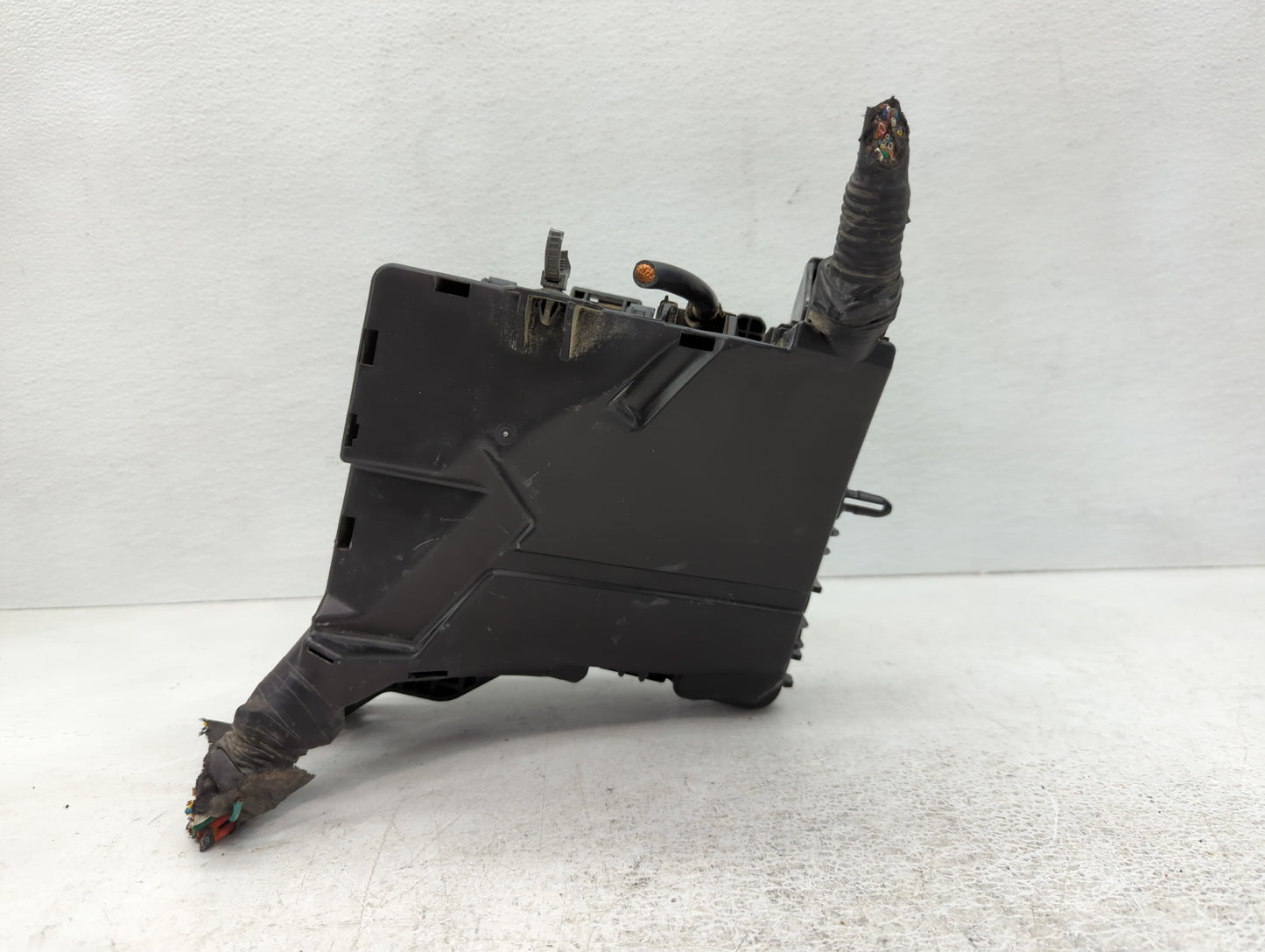 2016-2019 Kia Optima Fusebox Fuse Box Panel Relay Module P/N:91230D5070JA Fits Fits 2016 2017 2018 2019 OEM Used Auto Parts - Oemusedautoparts1.com
