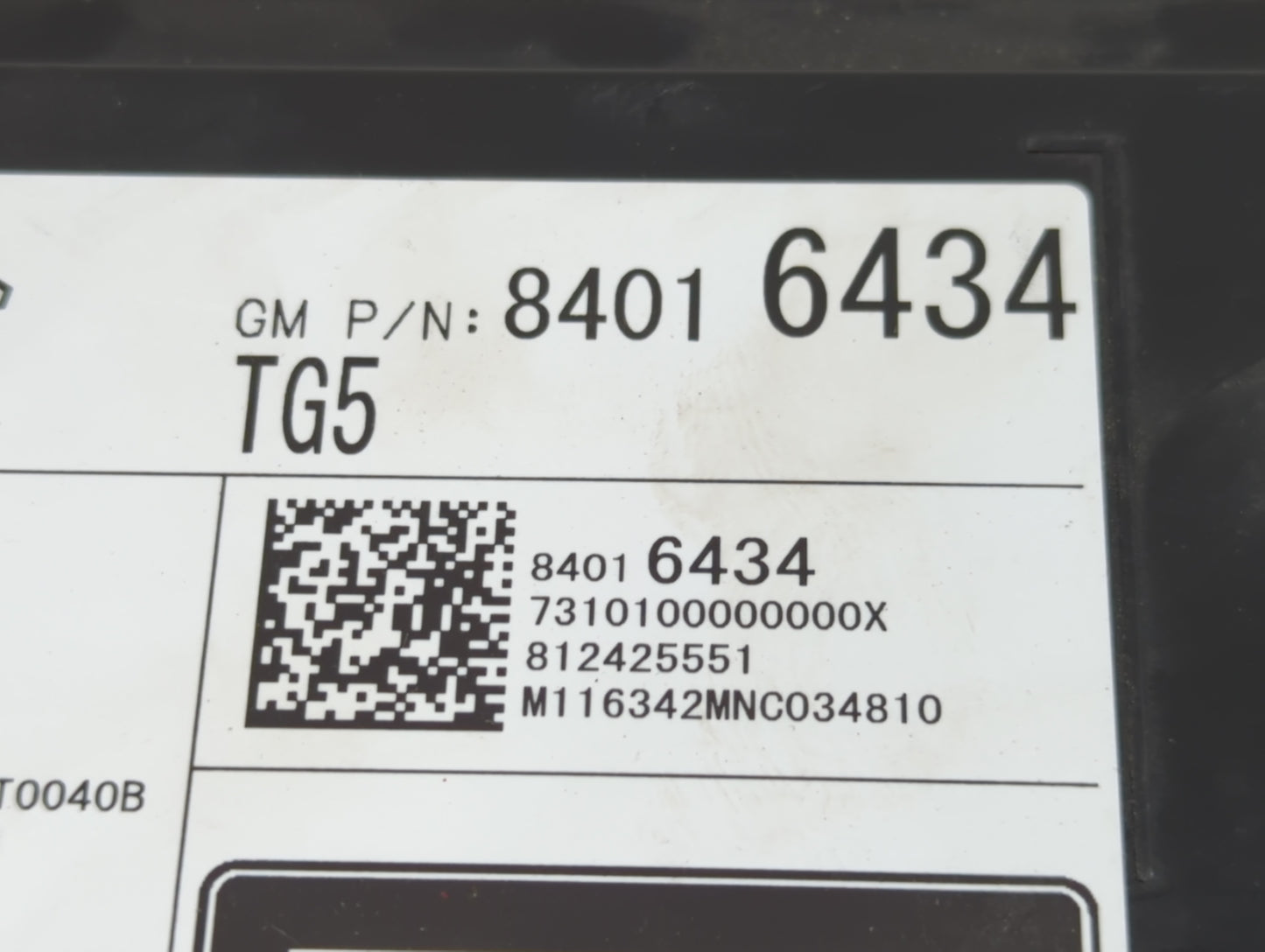 2017-2020 Chevrolet Tahoe Radio AM FM Cd Player Receiver Replacement P/N:84016434 Fits Fits 2017 2018 2019 2020 OEM Used Auto Parts - Oemusedautoparts1.com