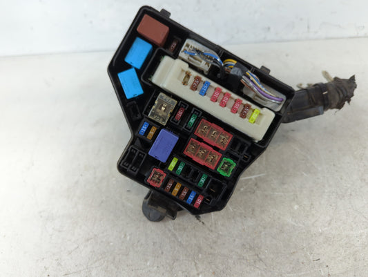 2012-2019 Toyota Yaris Fusebox Fuse Box Panel Relay Module P/N:82662-52750 82730-52Q80 Fits OEM Used Auto Parts