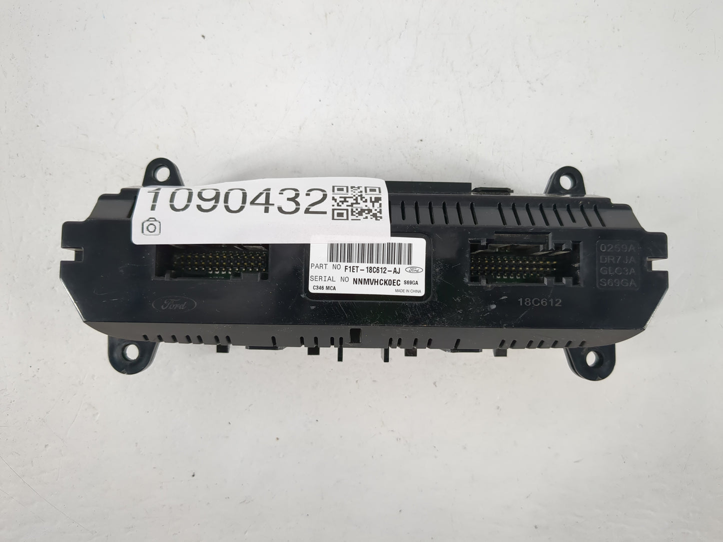 2015-2018 Ford Focus Climate Control Module Temperature AC/Heater Replacement P/N:F1ET-18C612-AJ Fits Fits 2015 2016 2017 2018 OEM Used Auto Parts