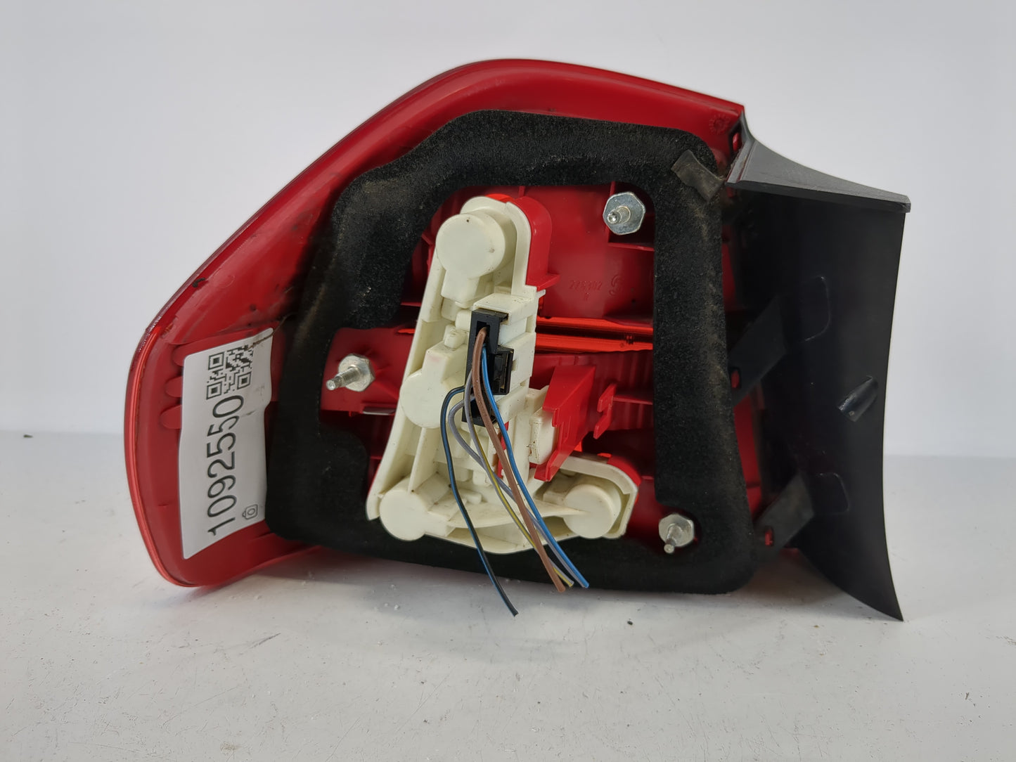 2006 Bmw 325i Tail Light Assembly Passenger Right OEM P/N:7 161 956 12 Fits Fits 2004 2005 OEM Used Auto Parts