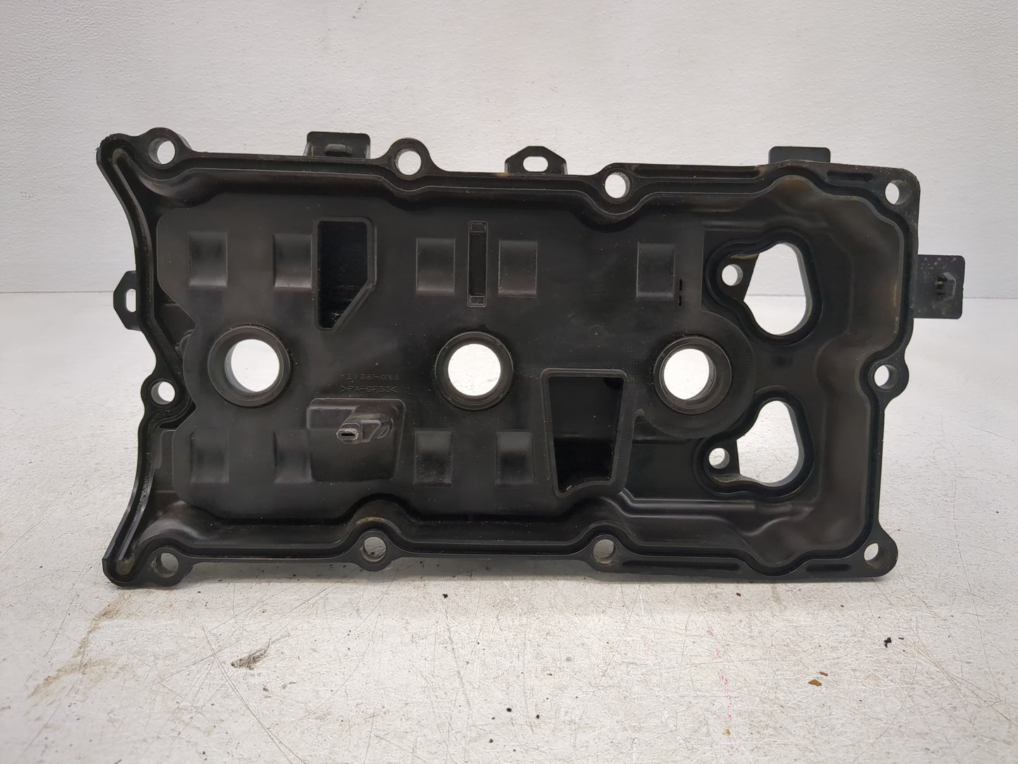 2010 Nissan Maxima Driver Left Cylinder Head Valve Cover P/N:Y2136-011 Fits OEM Used Auto Parts - Oemusedautoparts1.com