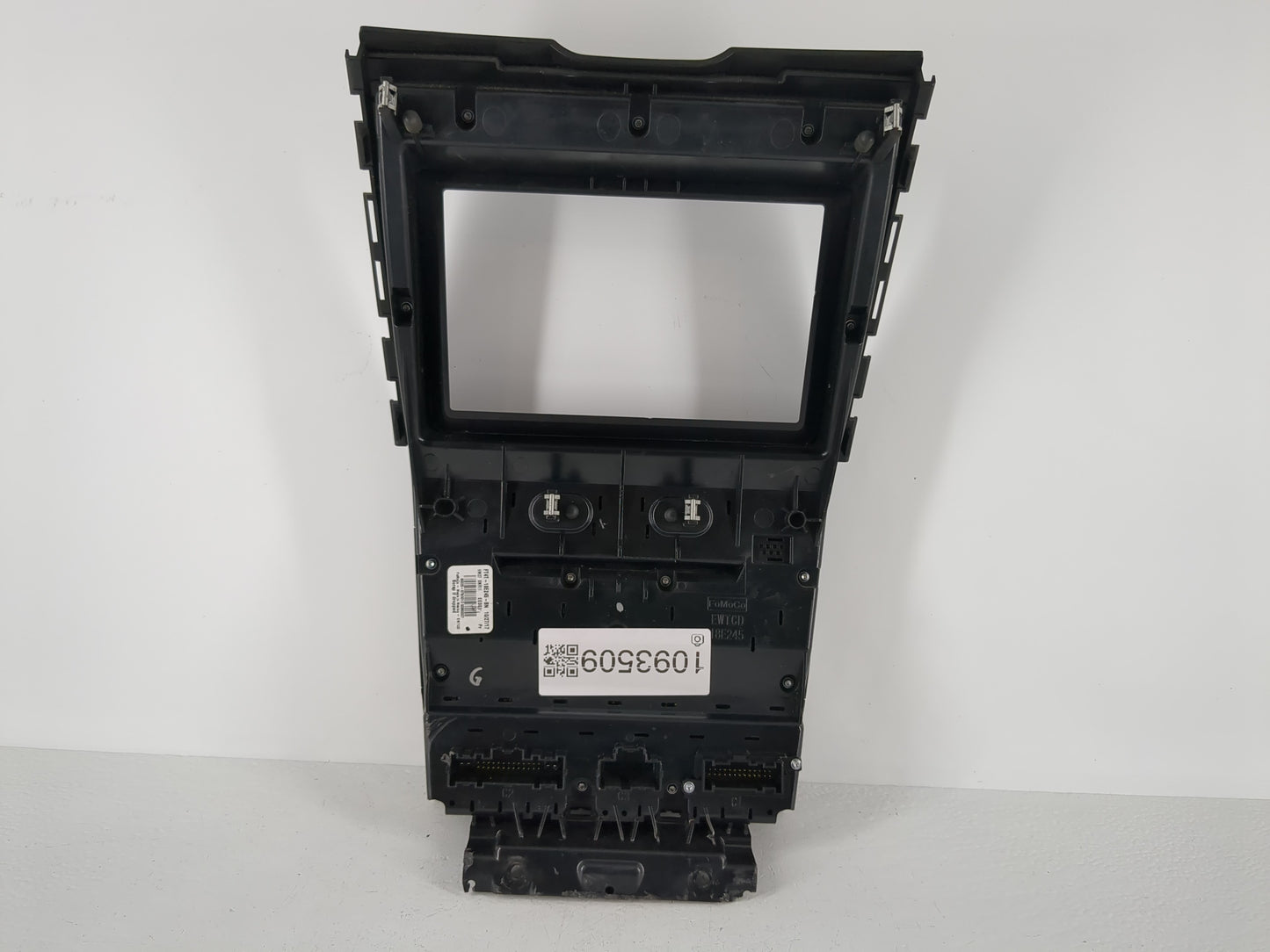 2015-2018 Ford Edge Radio AM FM Cd Player Receiver Replacement P/N:FT4T-18E245-BN Fits Fits 2015 2016 2017 2018 OEM Used Auto Parts - Oemusedautoparts1.com