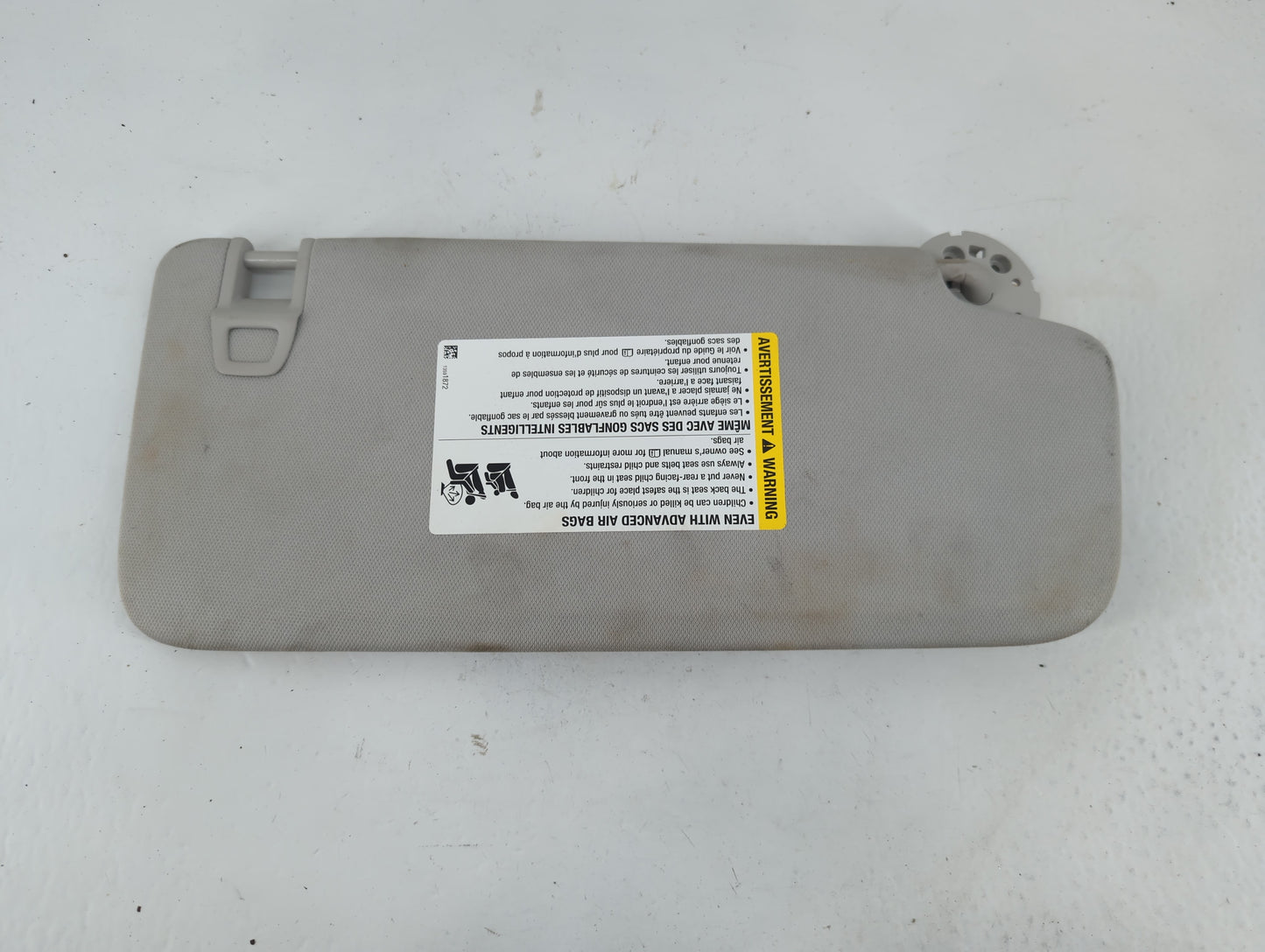 2018-2022 Chevrolet Traverse Sun Visor Shade Replacement Driver Left Mirror Fits Fits 2018 2019 2020 2021 2022 OEM Used Auto Parts