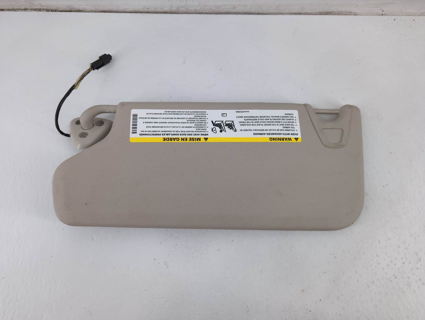 2010-2017 Chevrolet Equinox Sun Visor Shade Replacement Passenger Right Mirror Fits Fits 2010 2011 2012 2013 2014 2015 2016 2017 OEM Used Auto Parts