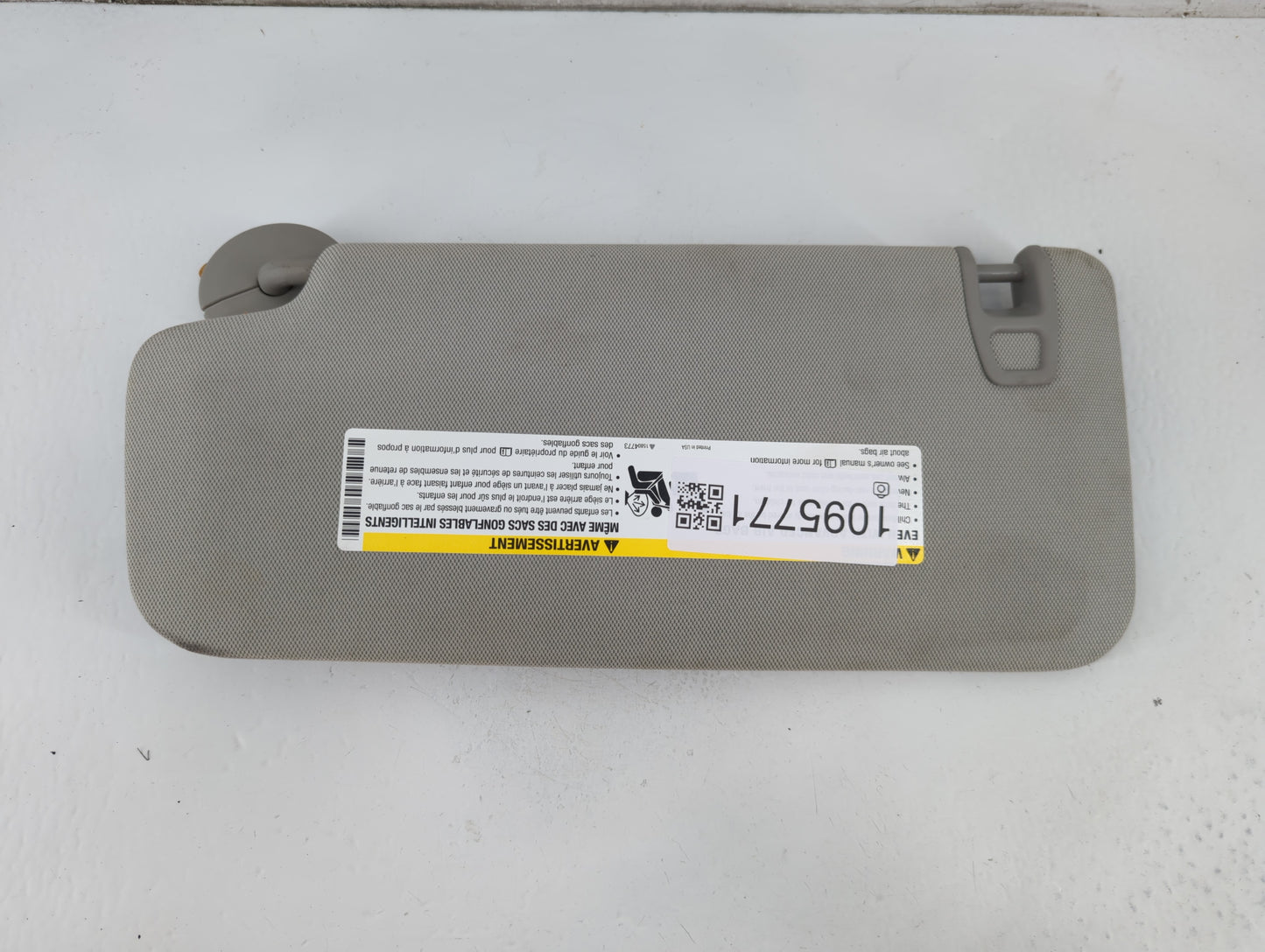 2010-2017 Chevrolet Equinox Sun Visor Shade Replacement Passenger Right Mirror Fits Fits 2010 2011 2012 2013 2014 2015 2016 2017 OEM Used Auto Parts