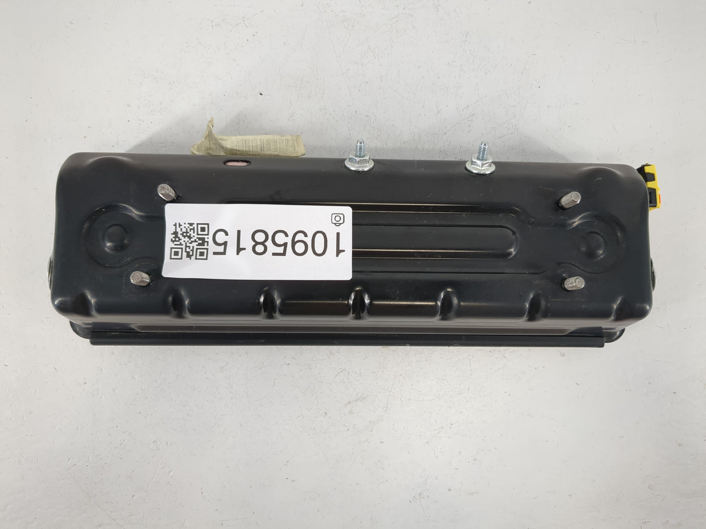 2014-2018 Jeep Cherokee Air Bag Driver Left Knee OEM P/N:P68102343AE Fits Fits 2014 2015 2016 2017 2018 OEM Used Auto Parts - Oemusedautoparts1.com