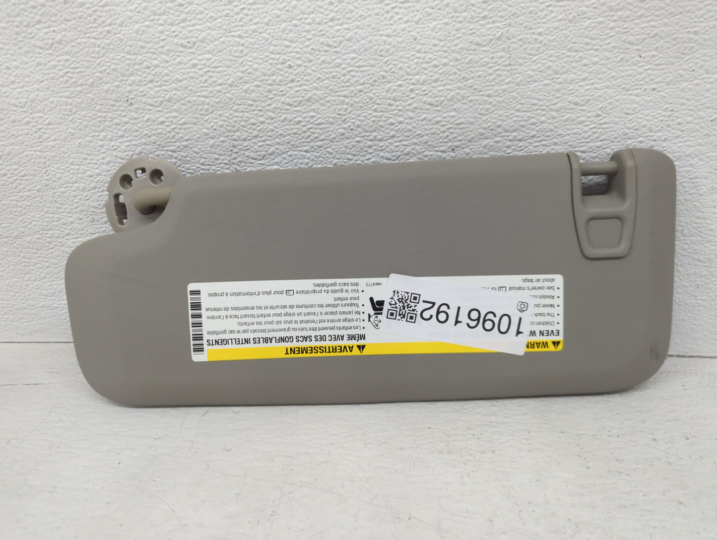 2011-2016 Chevrolet Cruze Sun Visor Shade Replacement Passenger Right Mirror Fits Fits 2011 2012 2013 2014 2015 2016 OEM Used Auto Parts