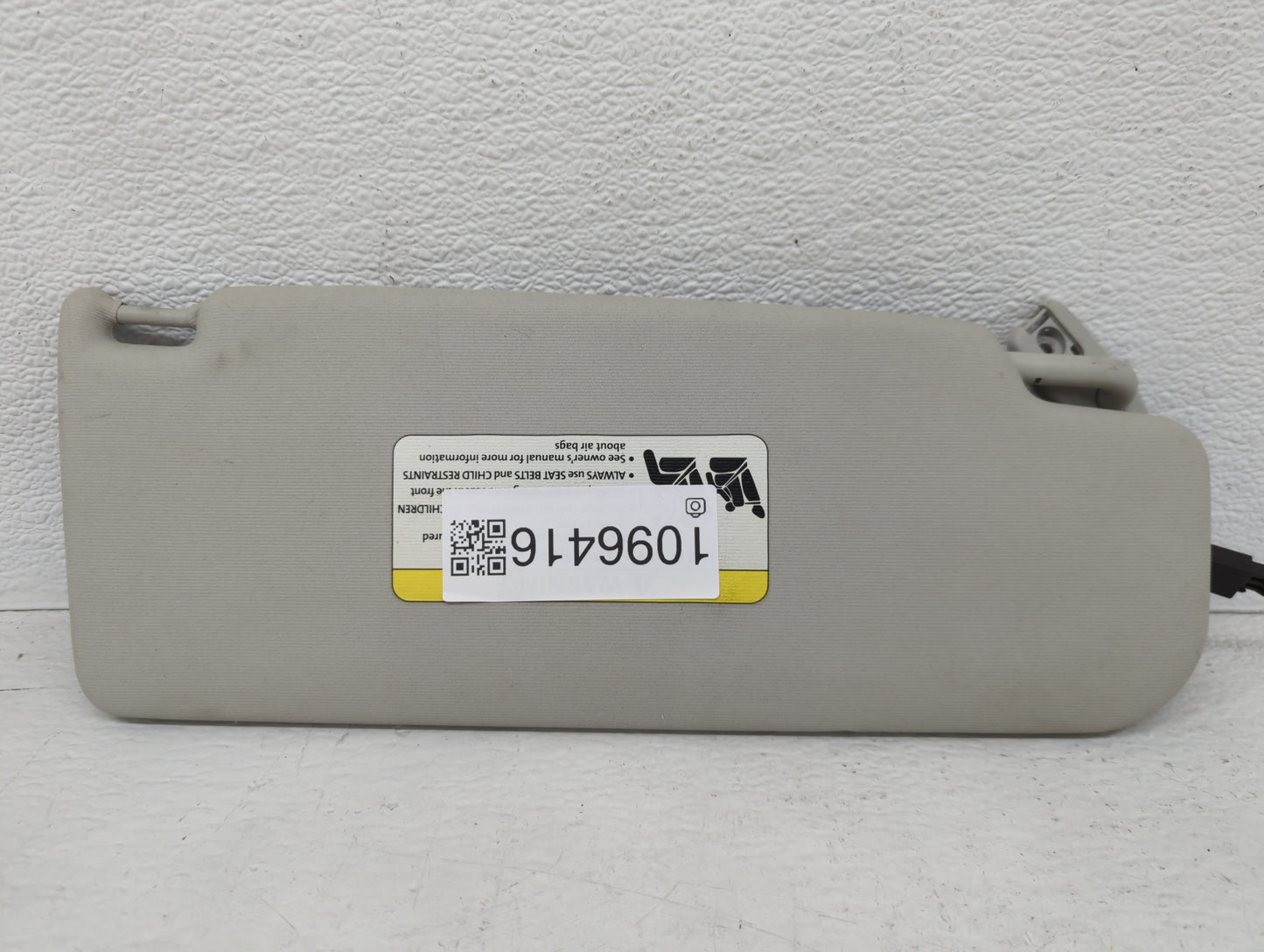 2009-2017 Volkswagen Cc Sun Visor Shade Replacement Driver Left Mirror Fits OEM Used Auto Parts