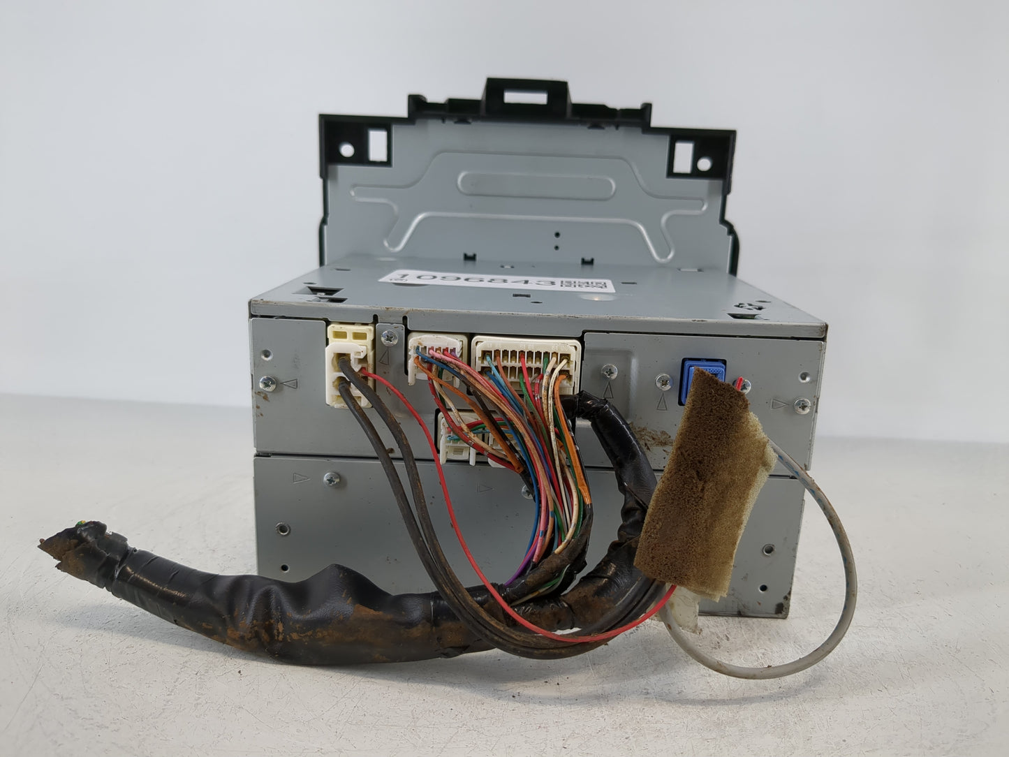 2010-2012 Lexus Es350 Radio AM FM Cd Player Receiver Replacement P/N:86120-33E40 Fits Fits 2010 2011 2012 OEM Used Auto Parts - Oemusedautoparts1.com
